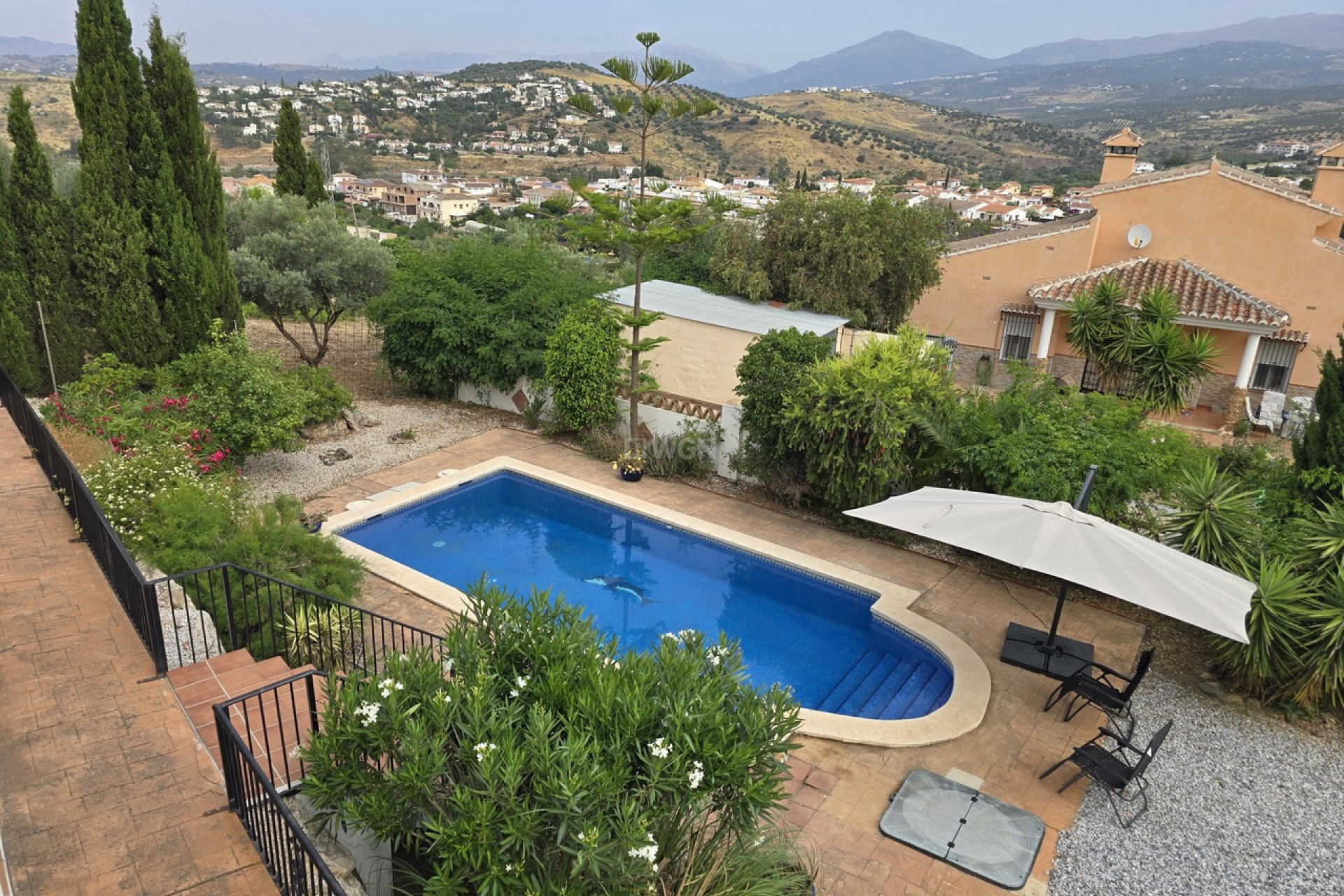 Resale - Villa - Alcaucín - Inland