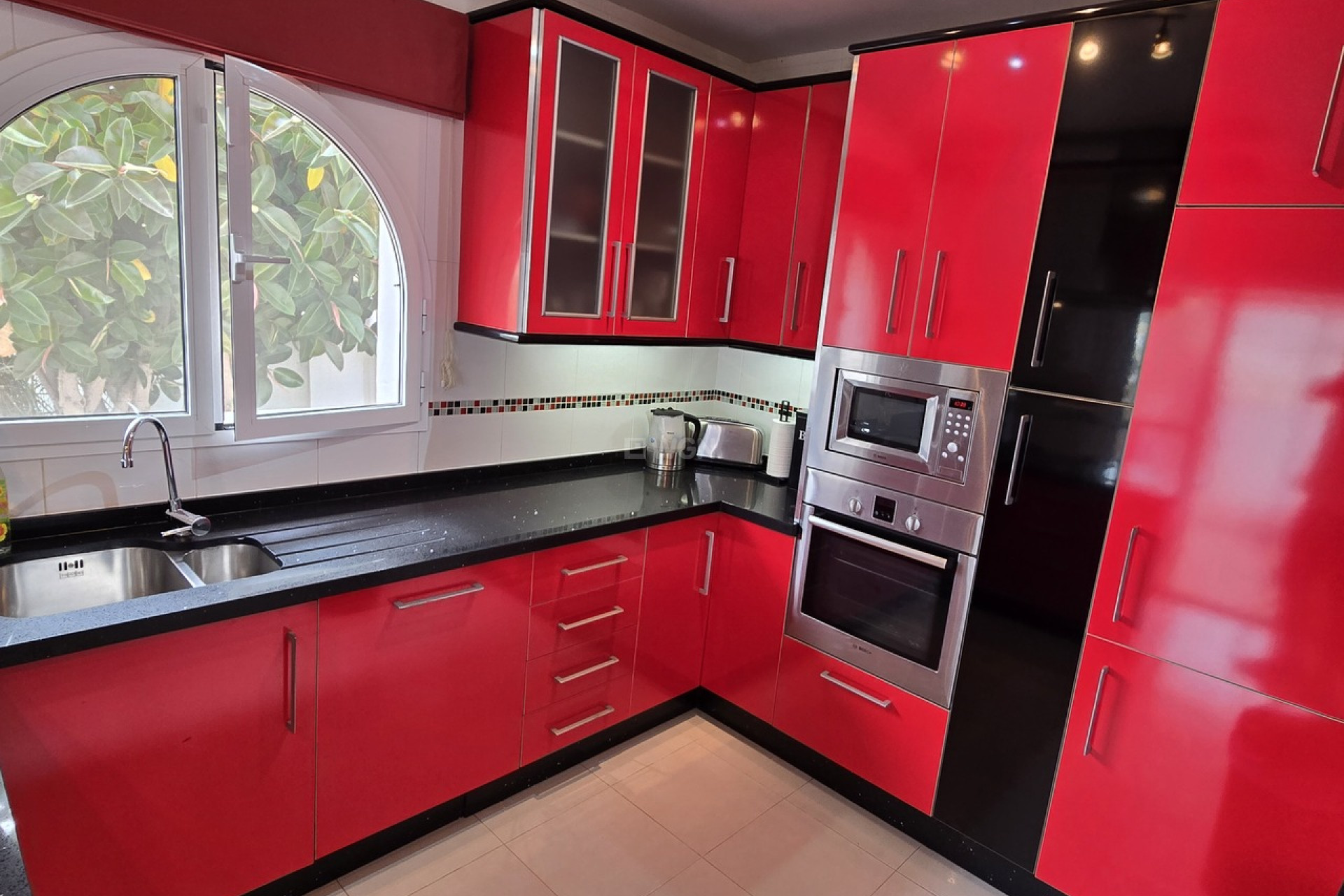 Resale - Villa - Alcaucín - Inland