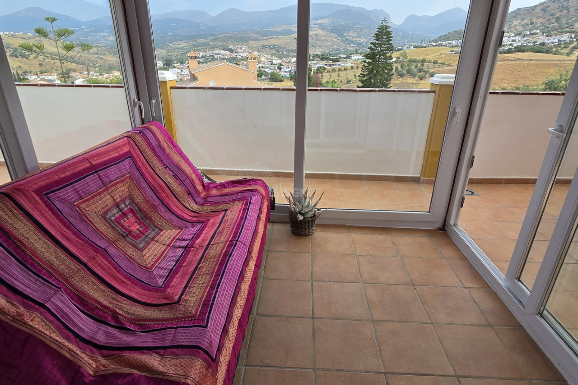 Resale - Villa - Alcaucín - Inland