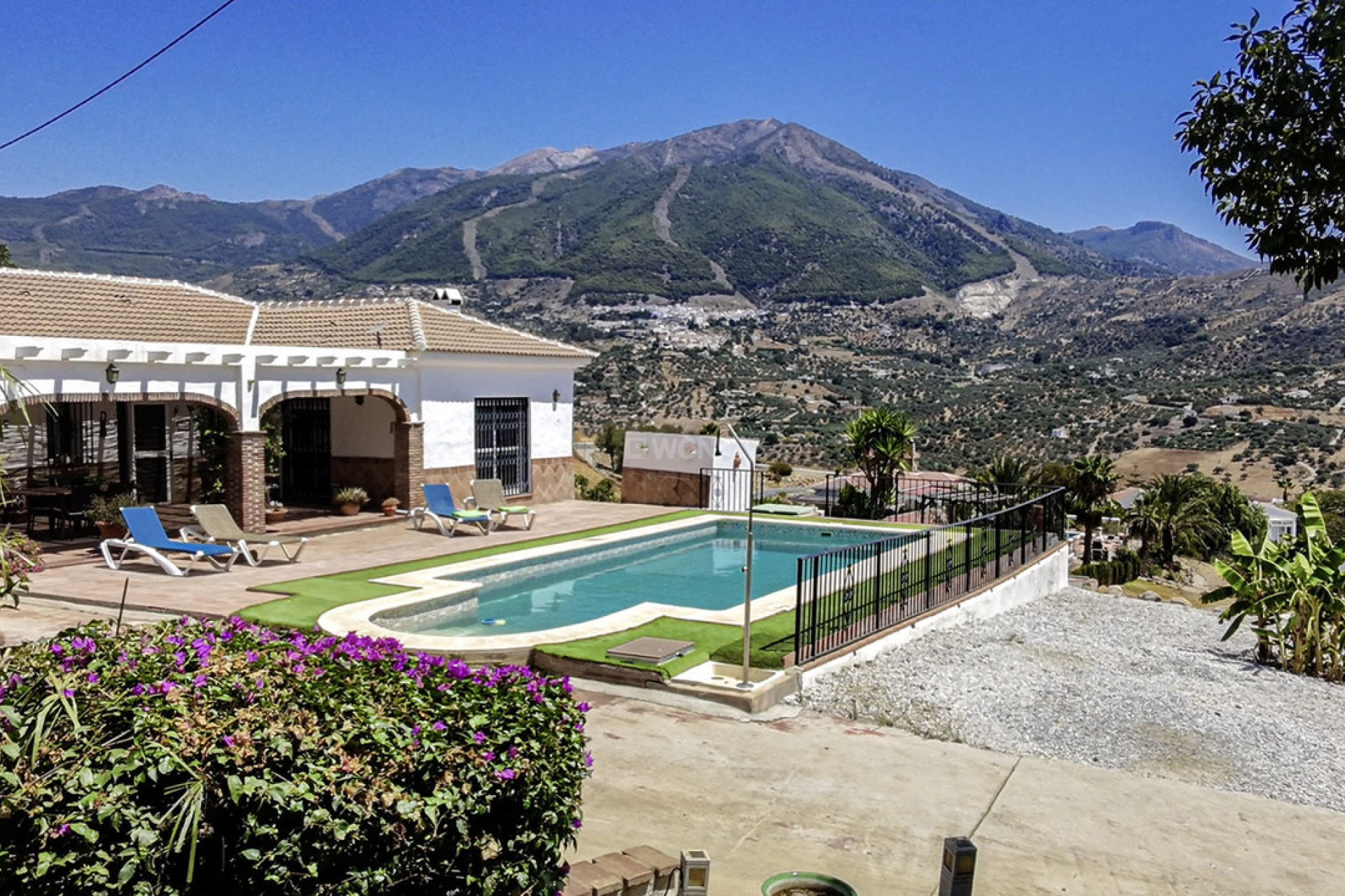 Resale - Villa - Alcaucín - Inland