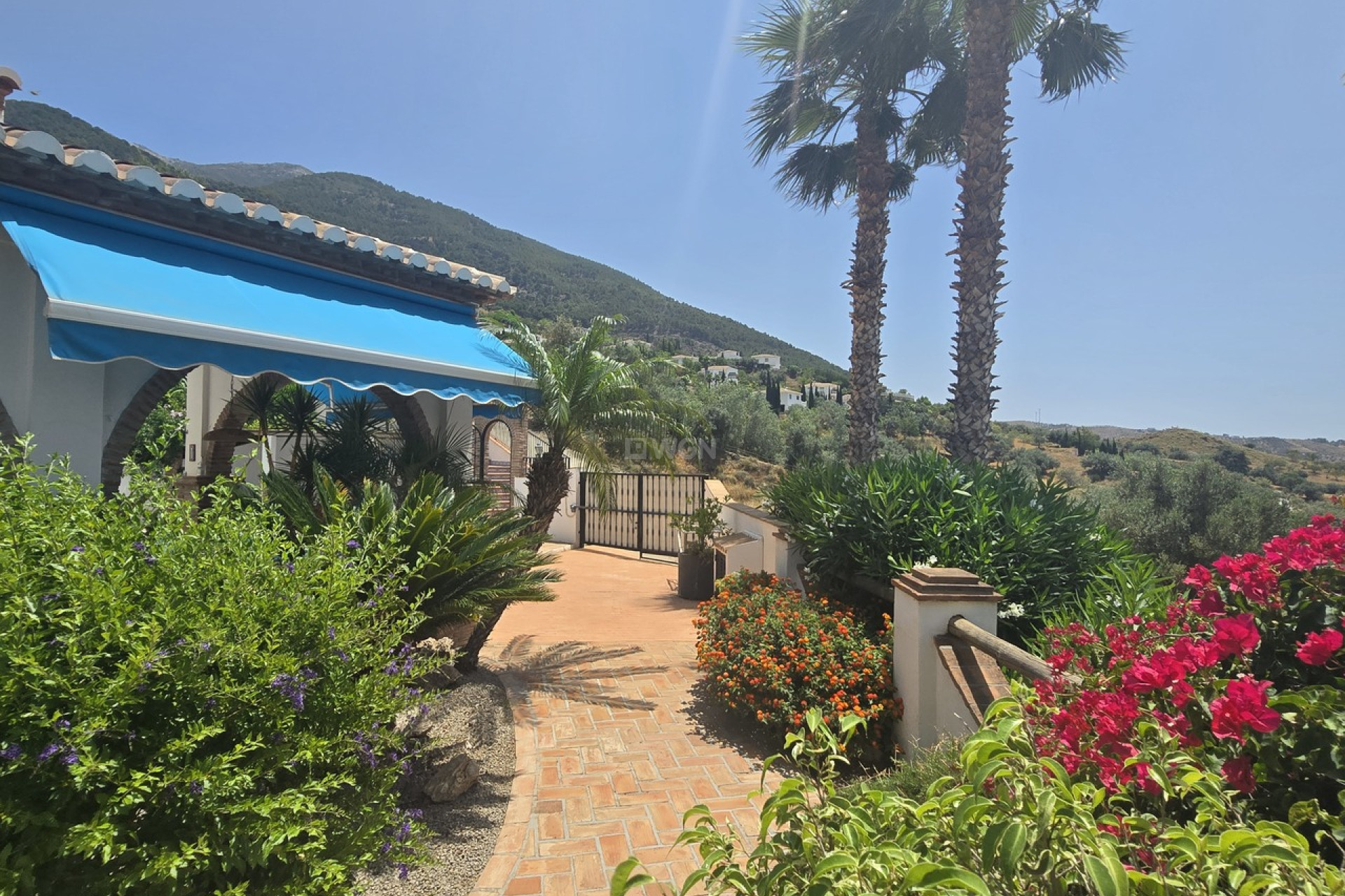 Resale - Villa - Alcaucín - Inland