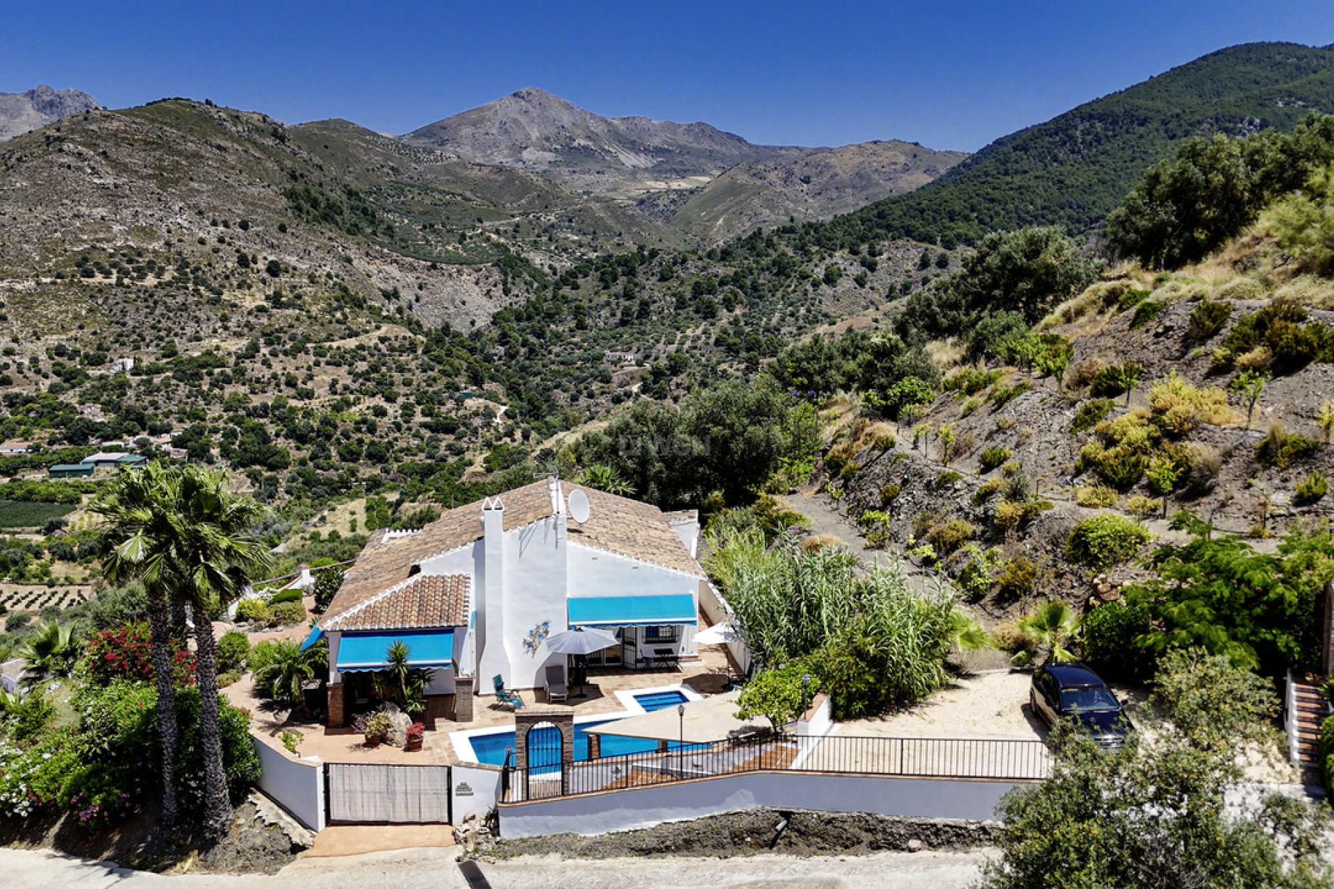 Resale - Villa - Alcaucín - Inland