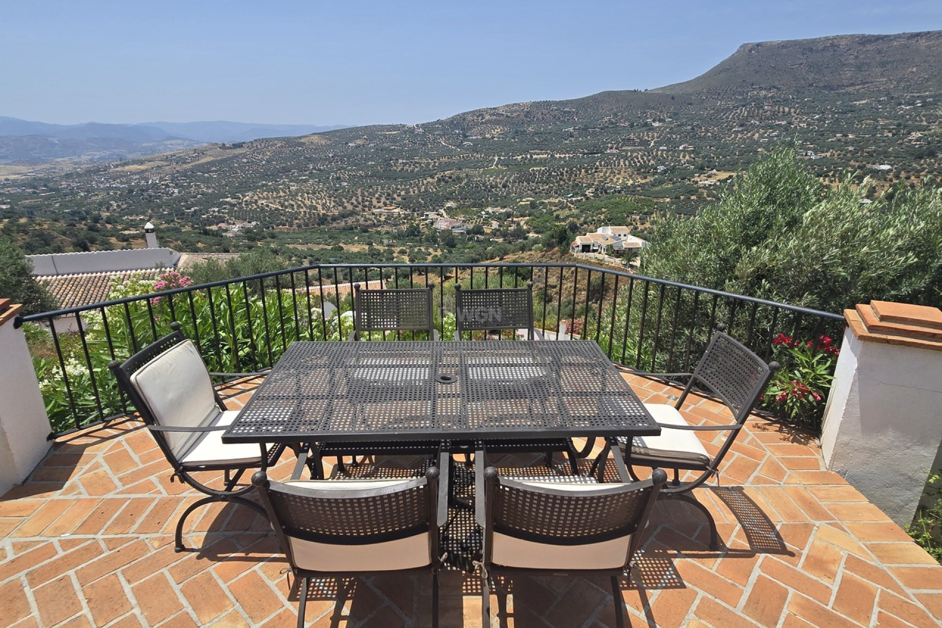 Resale - Villa - Alcaucín - Inland