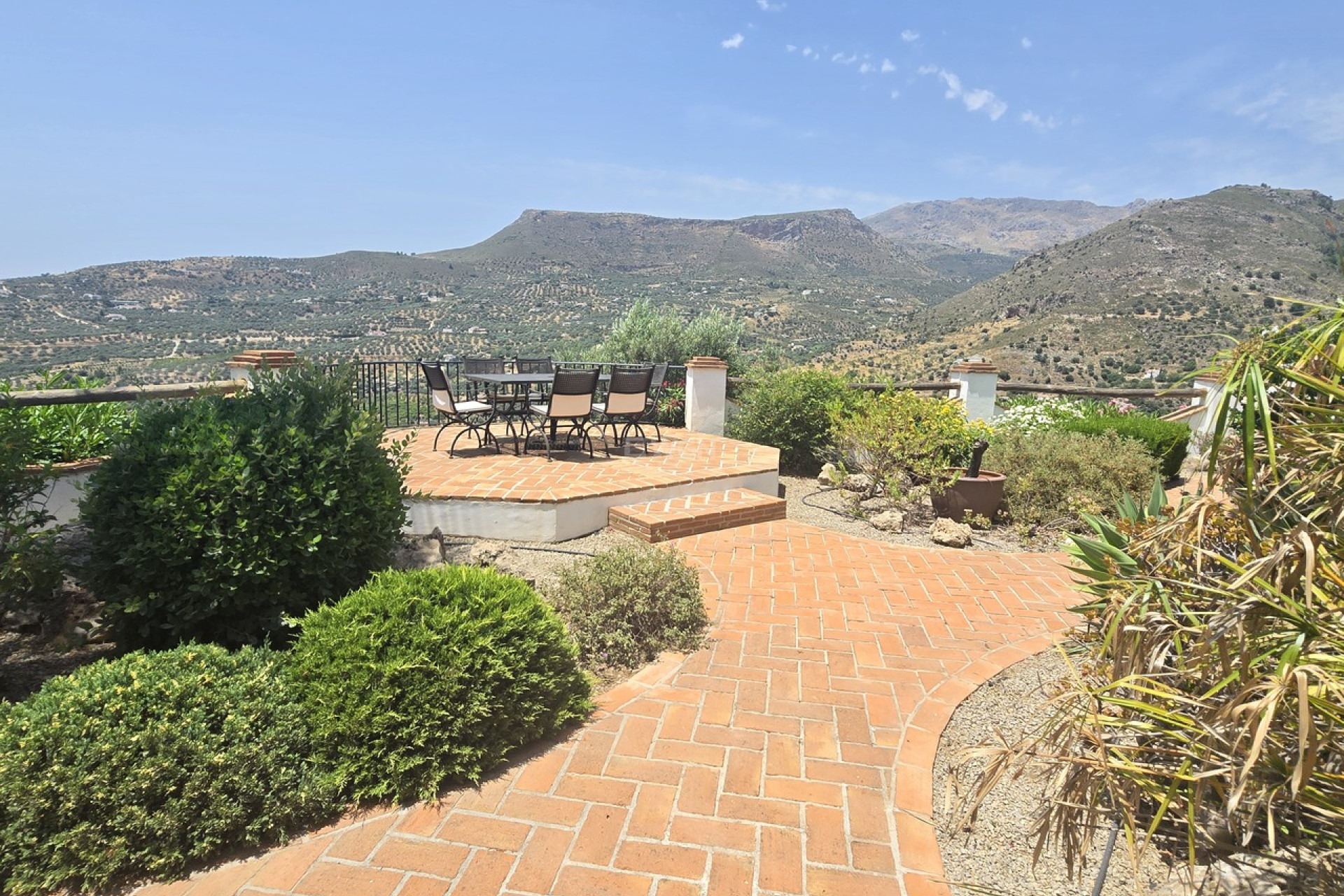 Resale - Villa - Alcaucín - Inland
