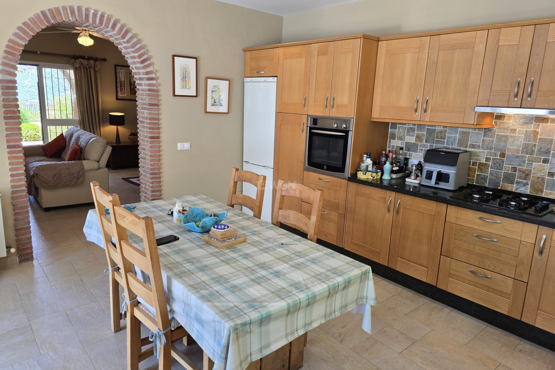 Resale - Villa - Alcaucín - Inland