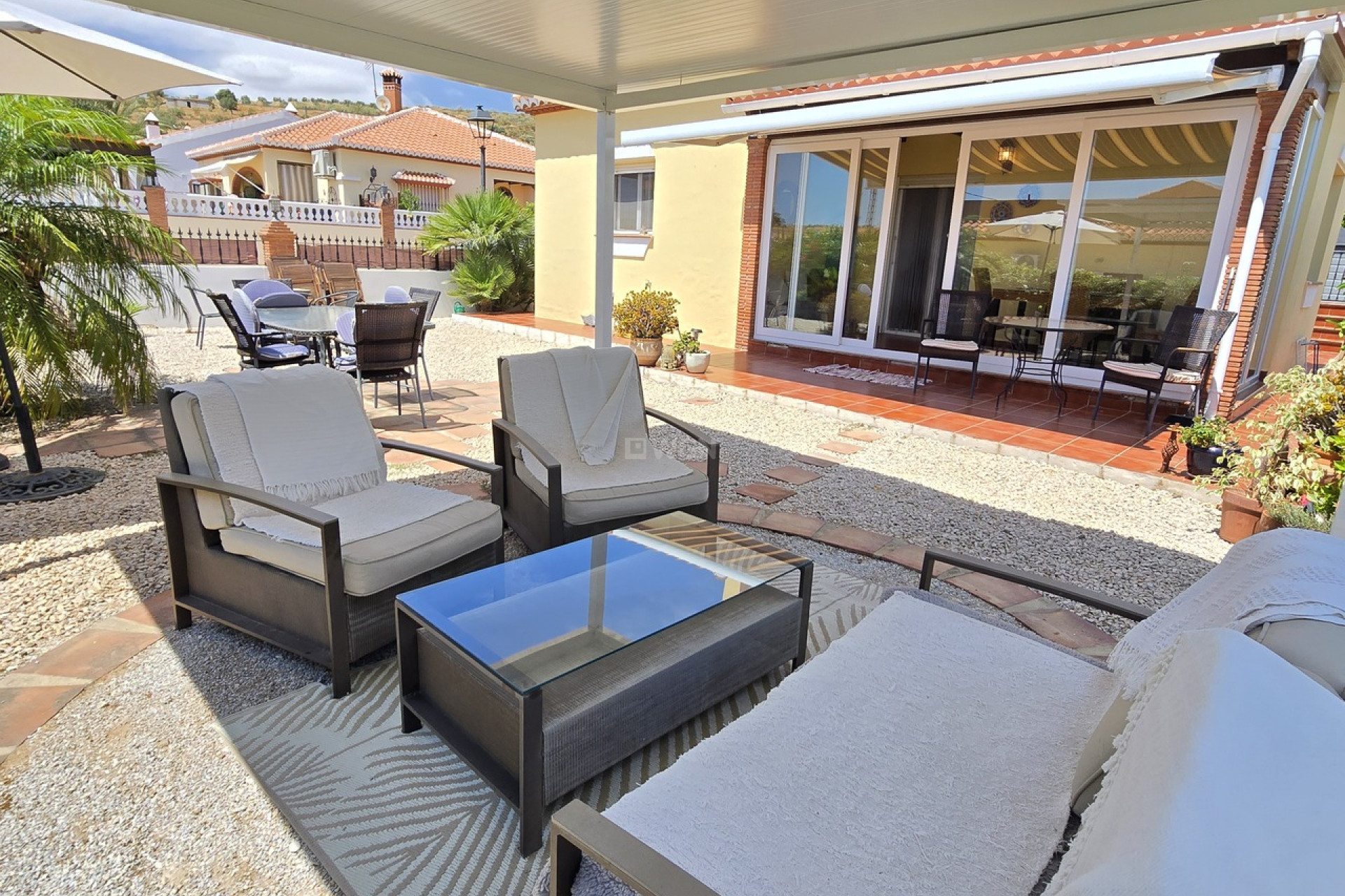 Resale - Villa - Alcaucín - Inland