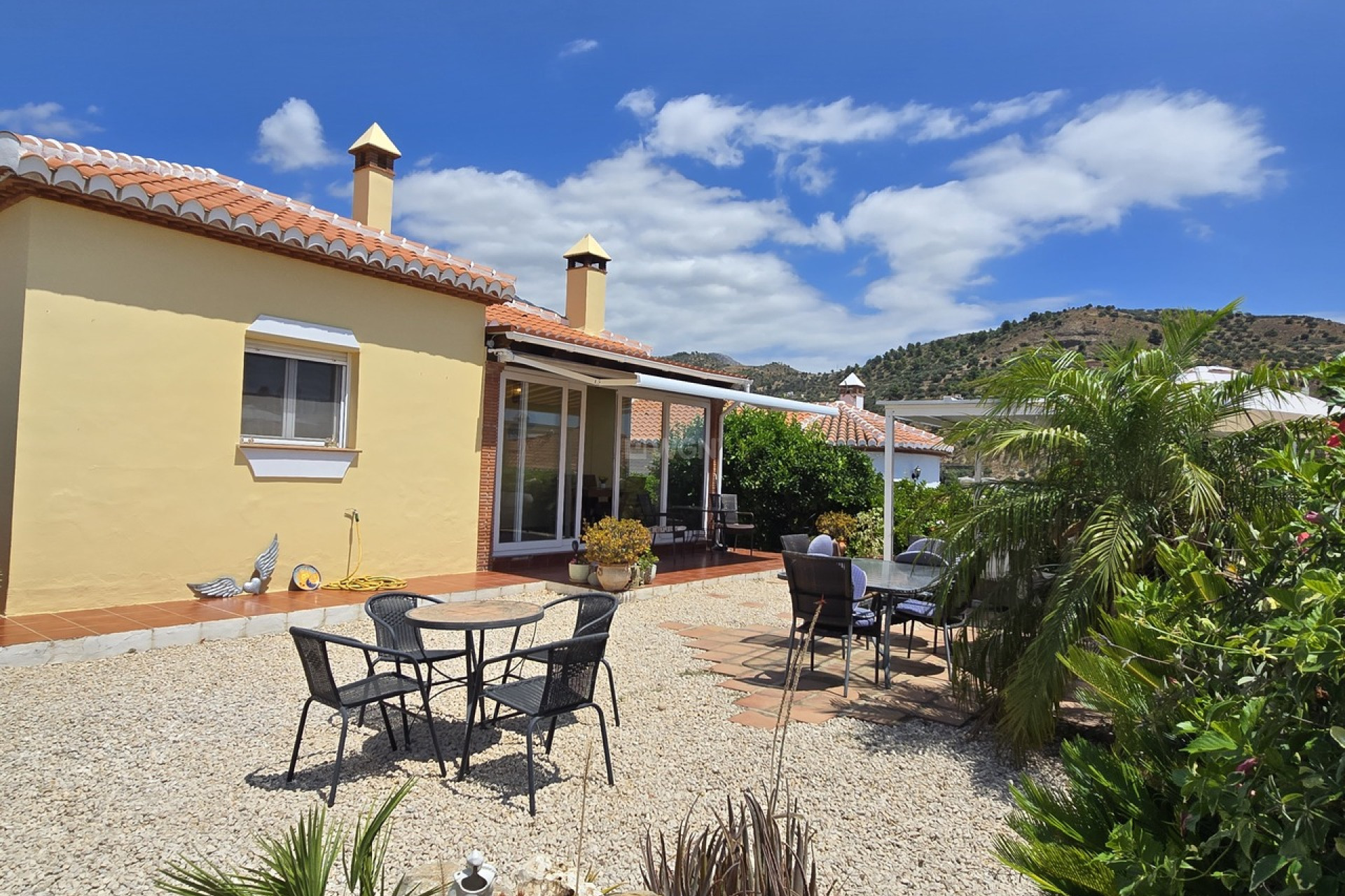 Resale - Villa - Alcaucín - Inland
