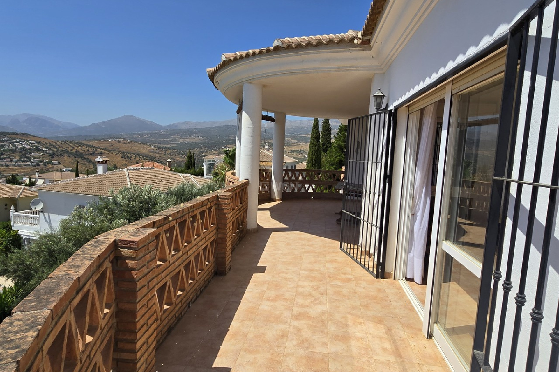 Resale - Villa - Alcaucín - Inland