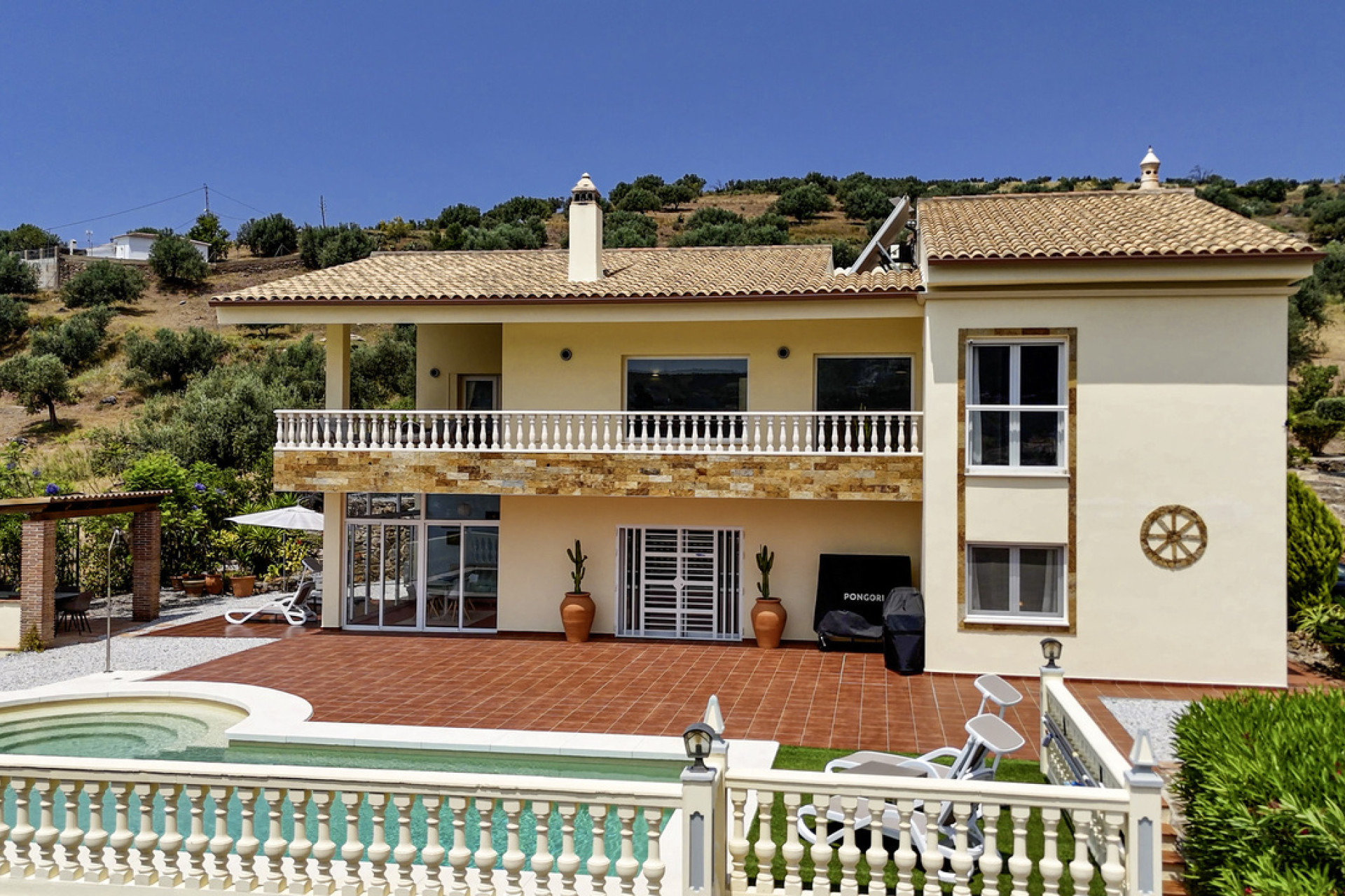Resale - Villa - Alcaucín - Inland