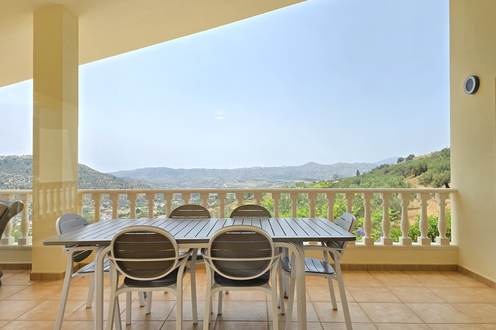 Resale - Villa - Alcaucín - Inland