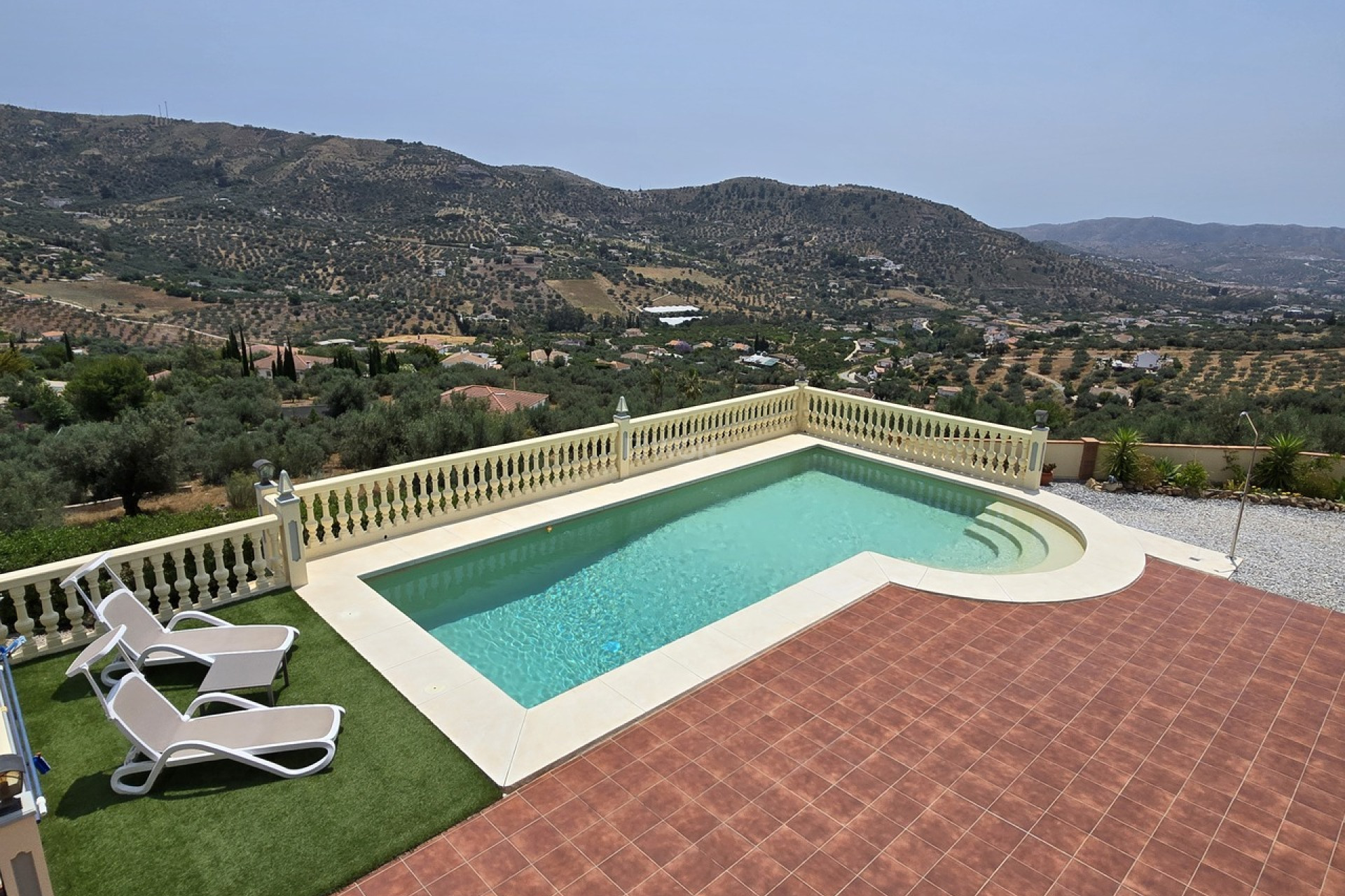 Resale - Villa - Alcaucín - Inland