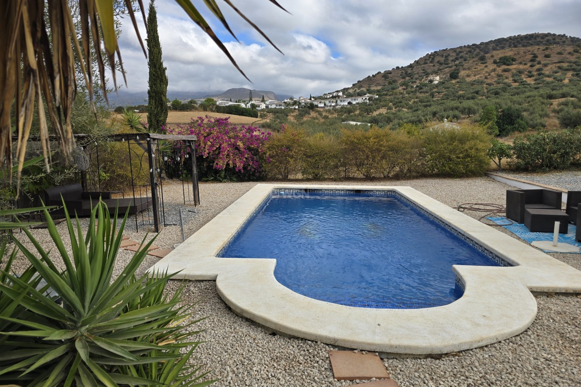 Resale - Villa - Alcaucín - Inland