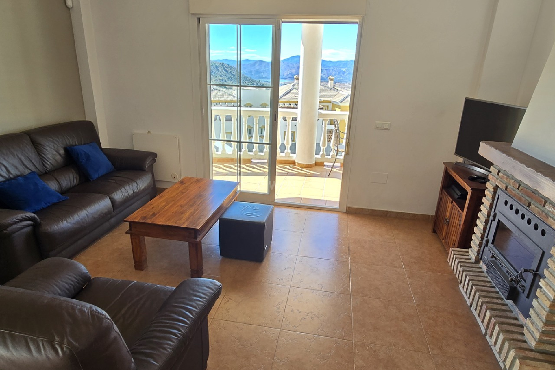 Resale - Villa - Alcaucín - Inland