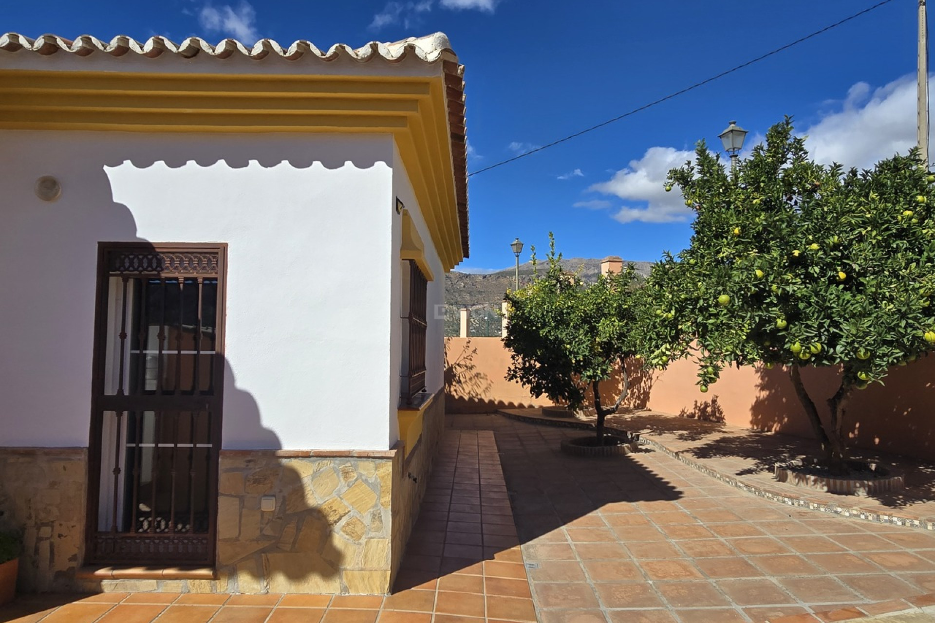 Resale - Villa - Alcaucín - Inland