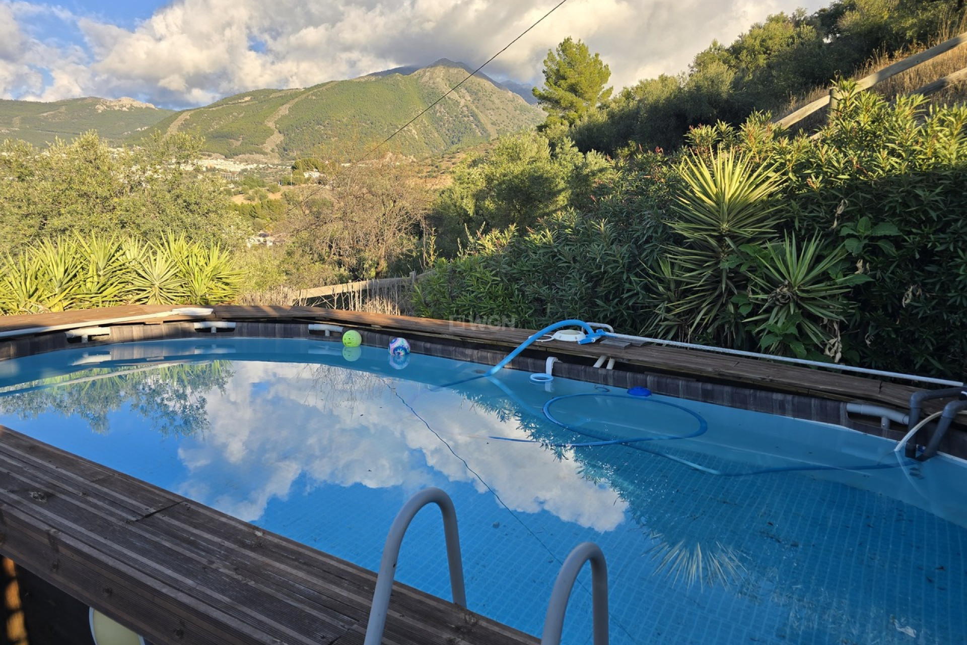 Resale - Villa - Alcaucín - Inland