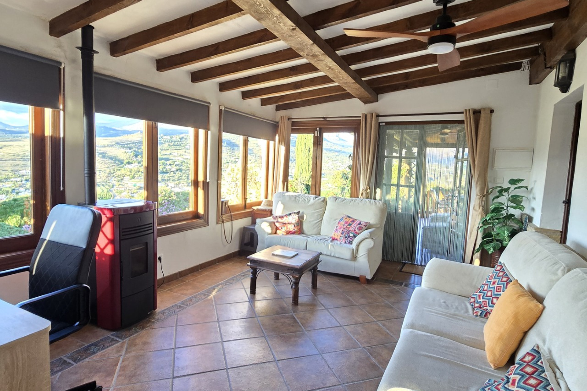 Resale - Villa - Alcaucín - Inland