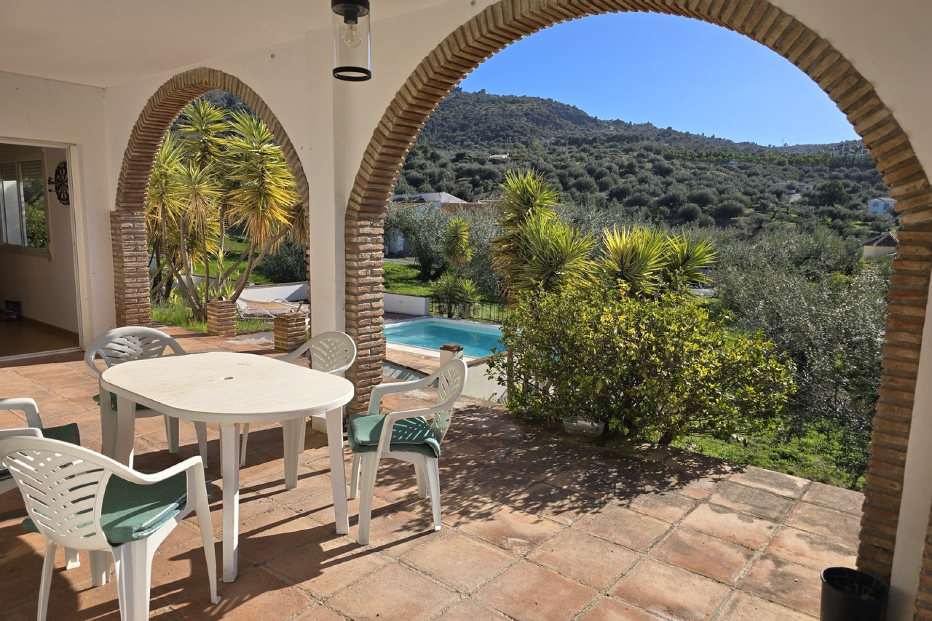 Resale - Villa - Alcaucín - Inland