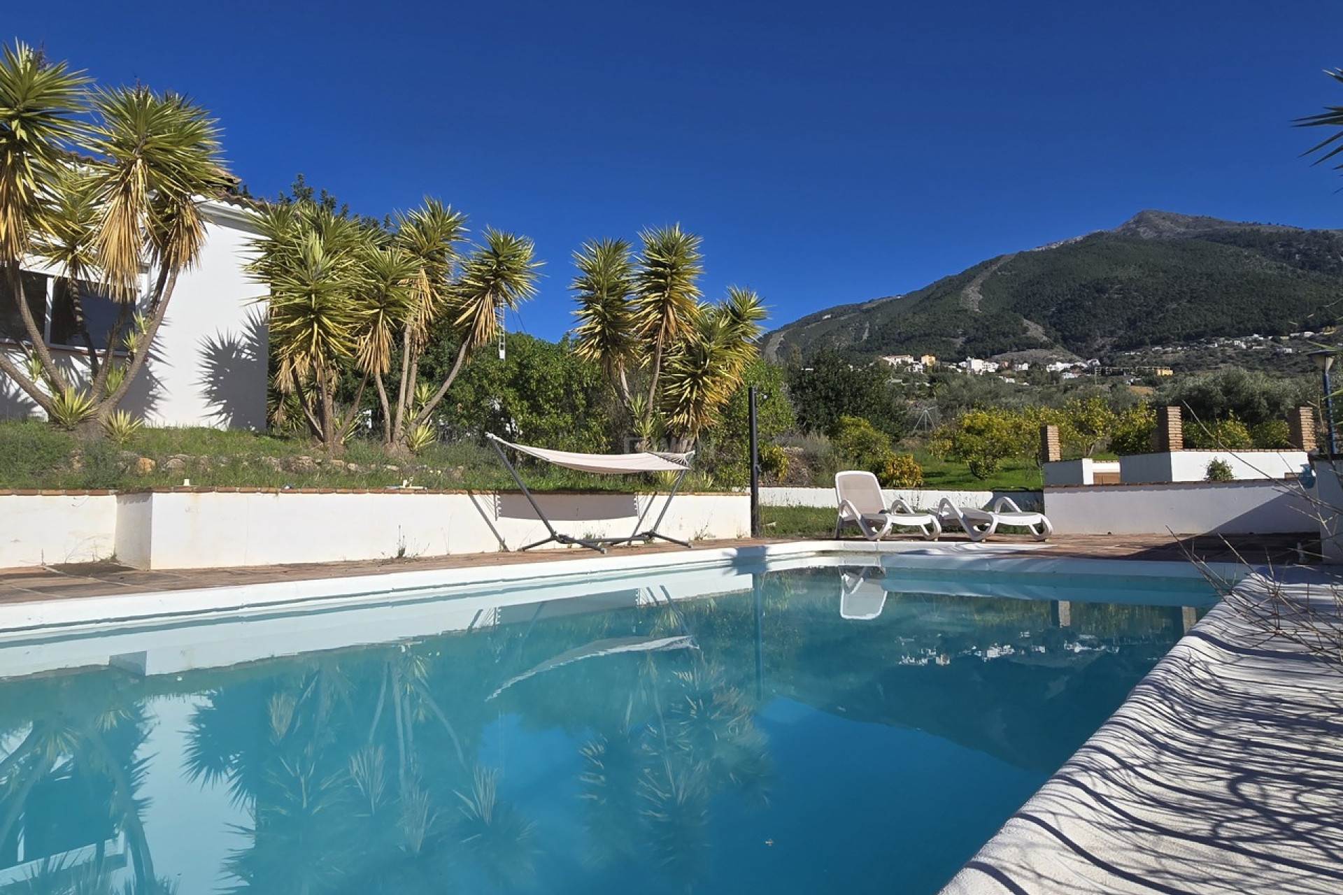 Resale - Villa - Alcaucín - Inland