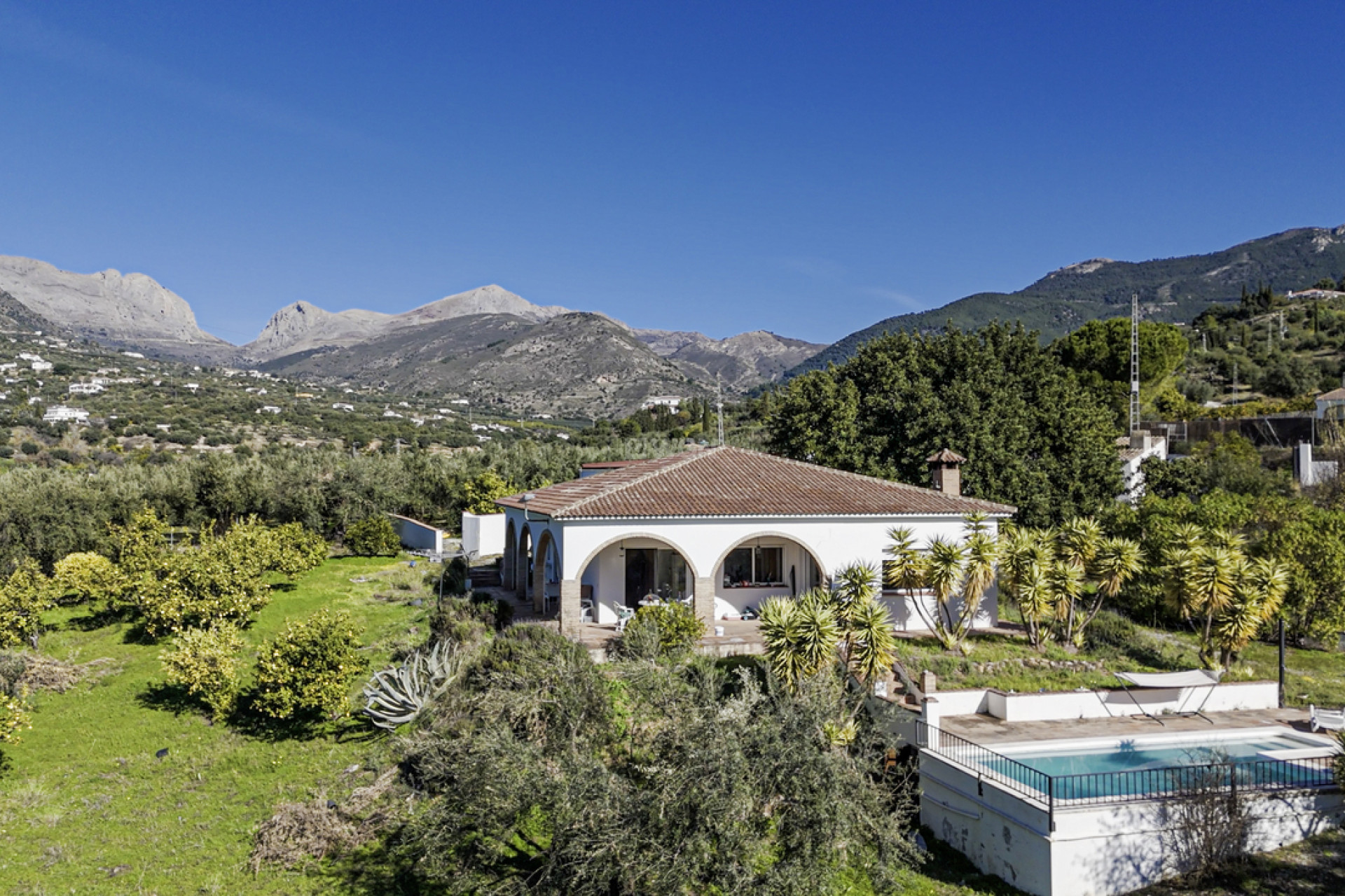 Resale - Villa - Alcaucín - Inland