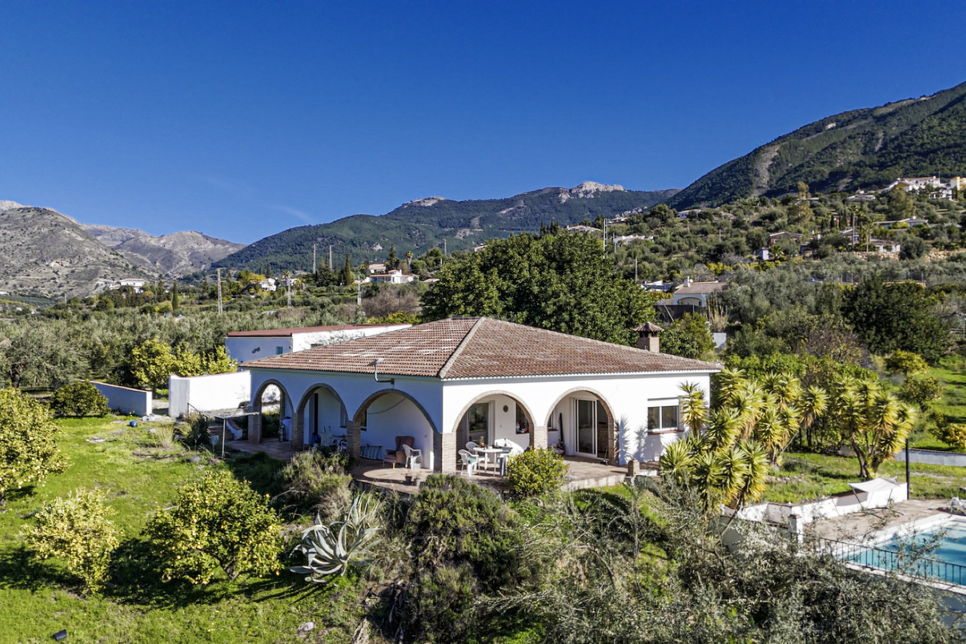 Resale - Villa - Alcaucín - Inland