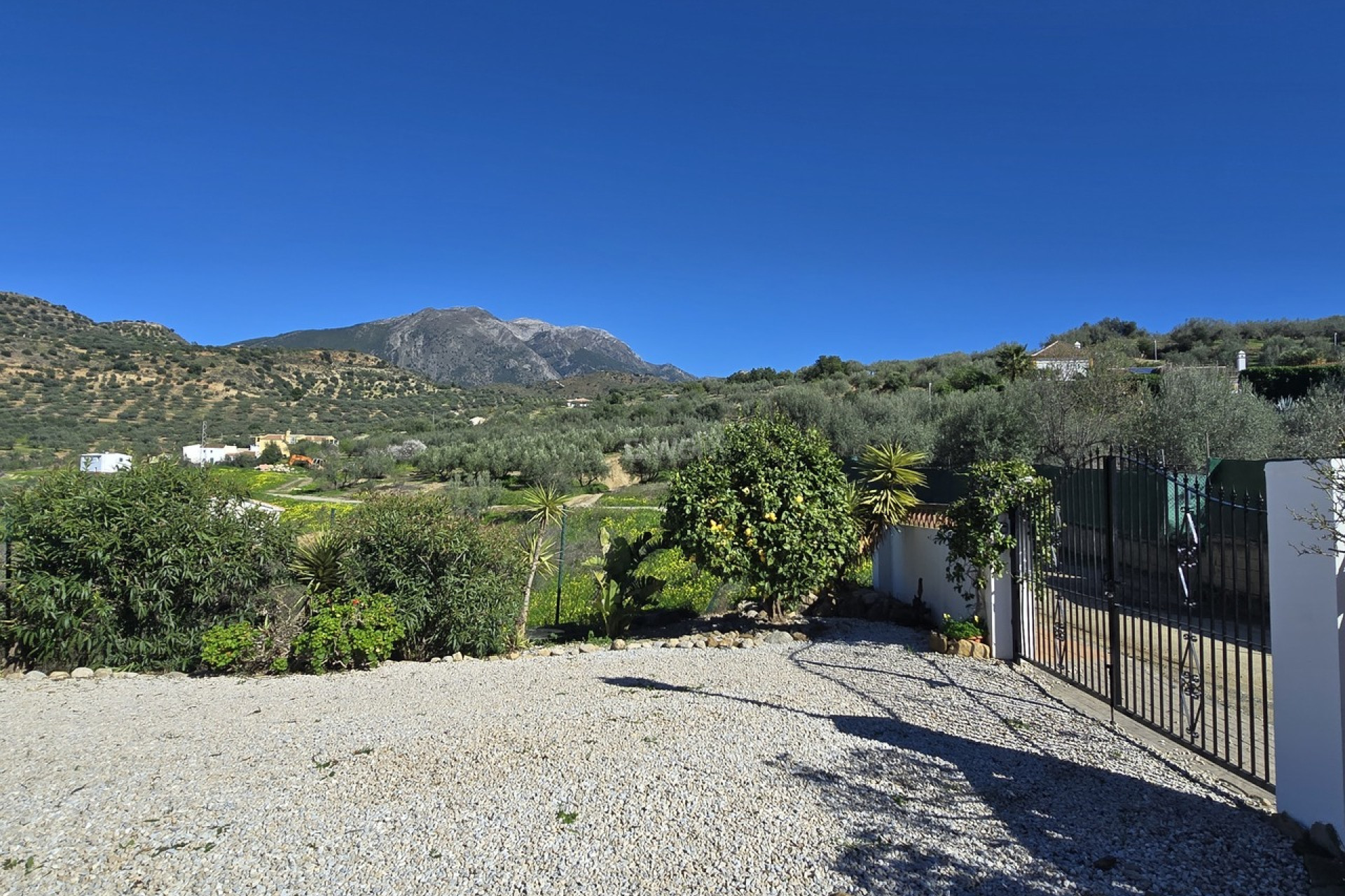 Resale - Villa - Alcaucín - Inland