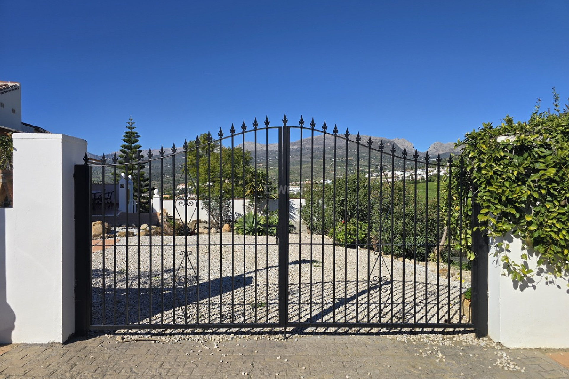 Resale - Villa - Alcaucín - Inland