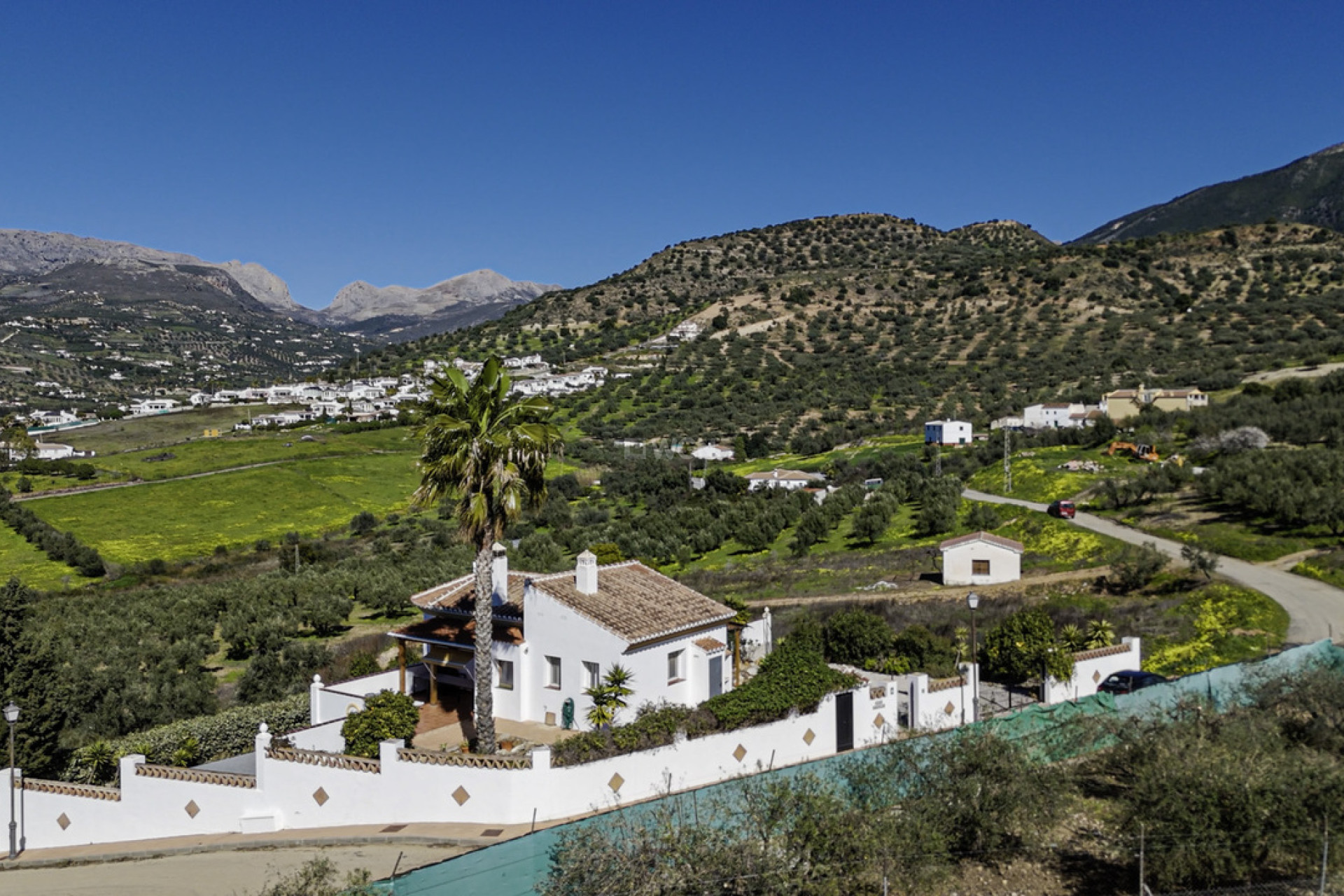 Resale - Villa - Alcaucín - Inland