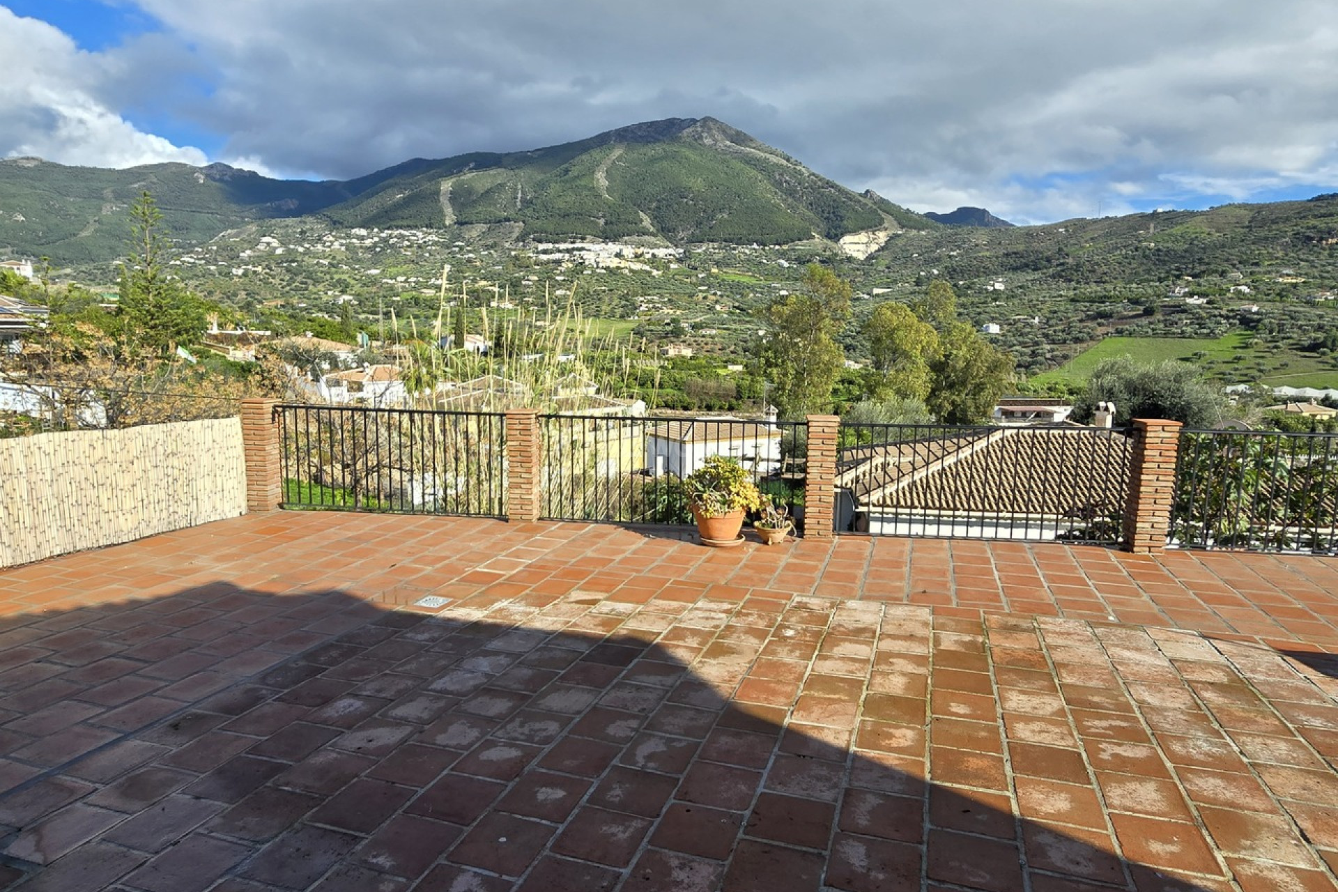 Resale - Villa - Alcaucín - Inland