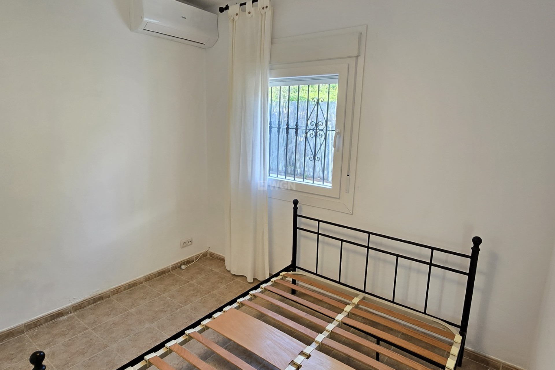 Resale - Villa - Alcaucín - Inland