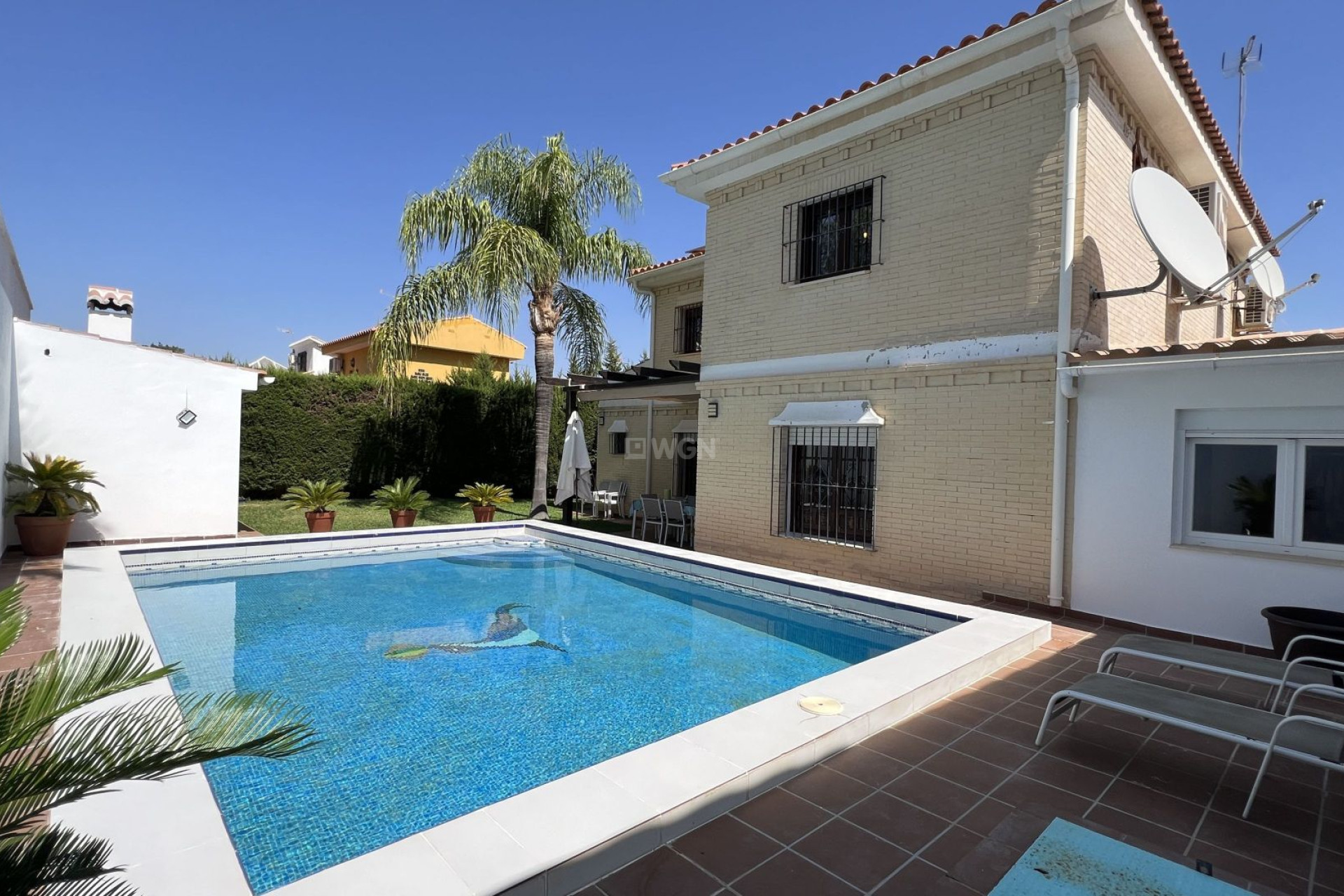 Resale - Villa - Alhaurín de la Torre - Inland