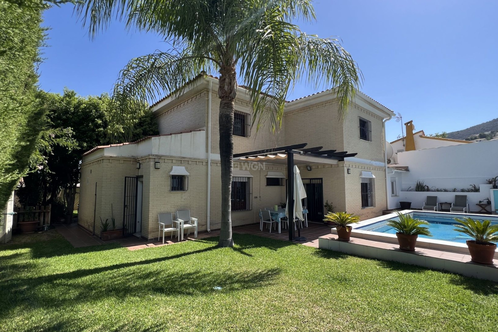 Resale - Villa - Alhaurín de la Torre - Inland