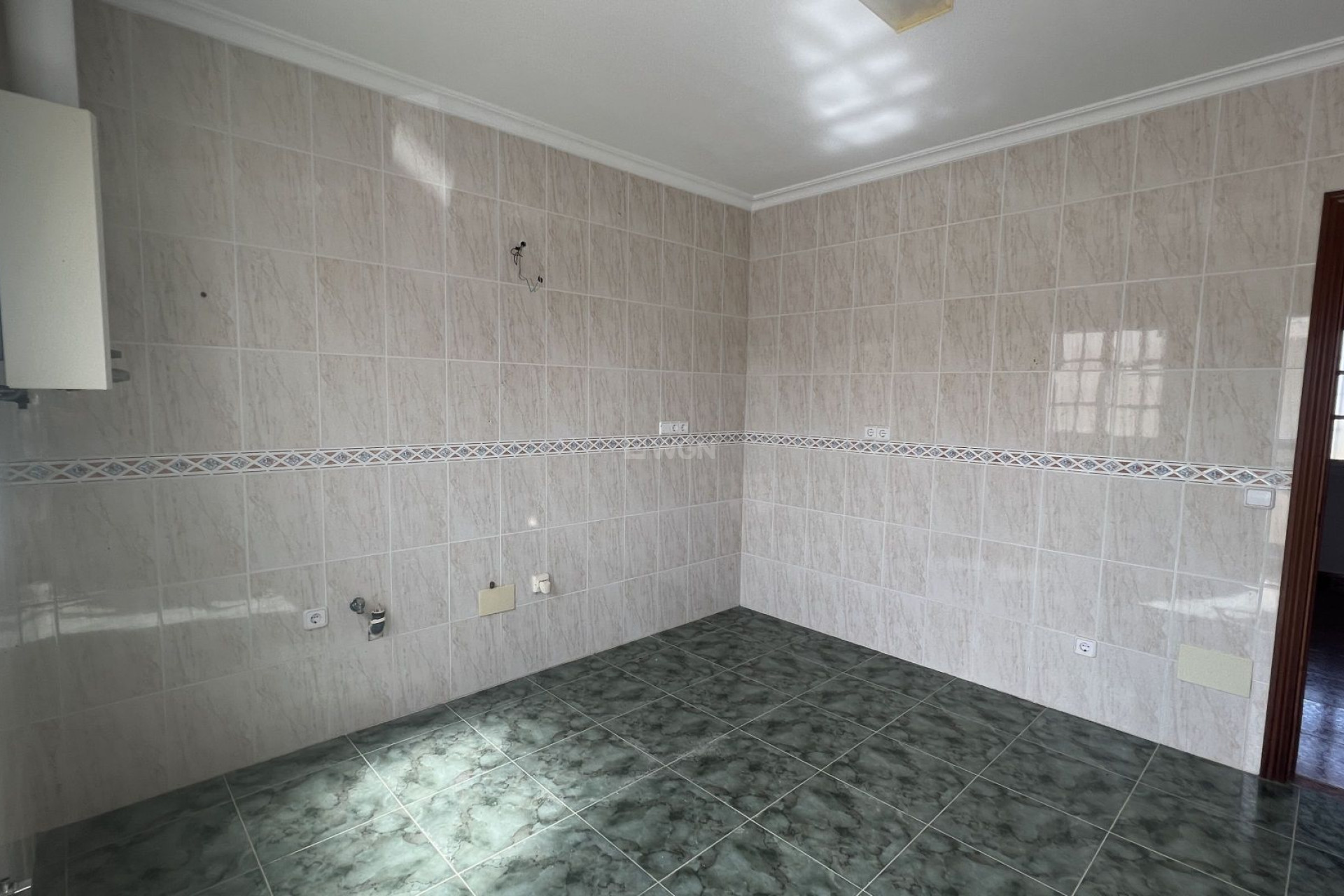 Resale - Villa - Alhaurín de la Torre - Inland