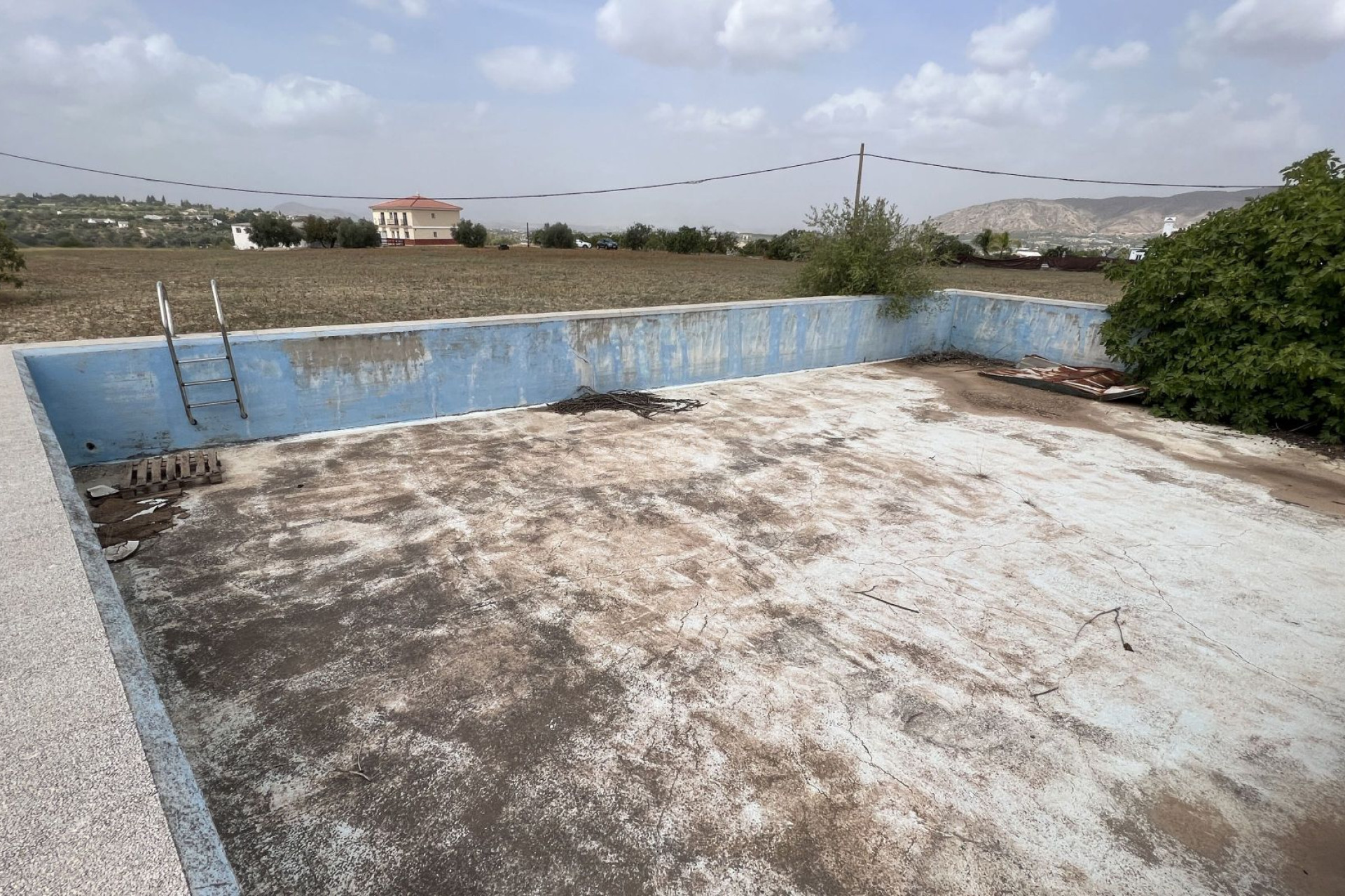 Resale - Villa - Alhaurín de la Torre - Inland