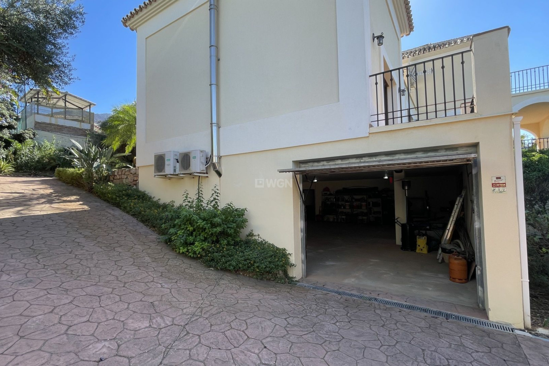 Resale - Villa - Alhaurin el Grande - Inland