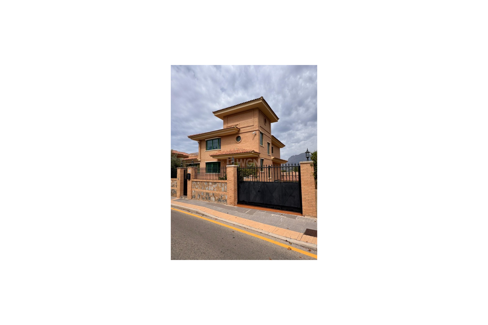 Resale - Villa - Benidorm - Costa Blanca