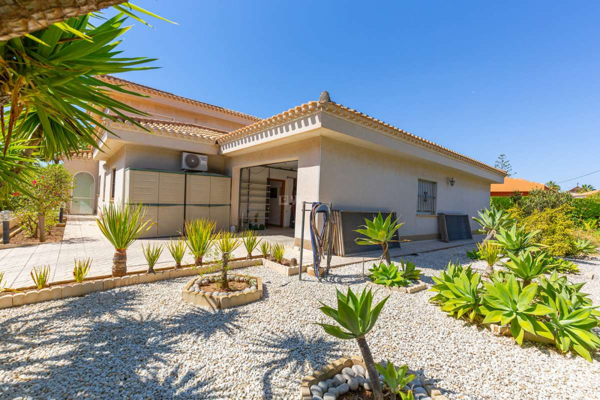 Resale - Villa - Cabo Roig - Costa Blanca