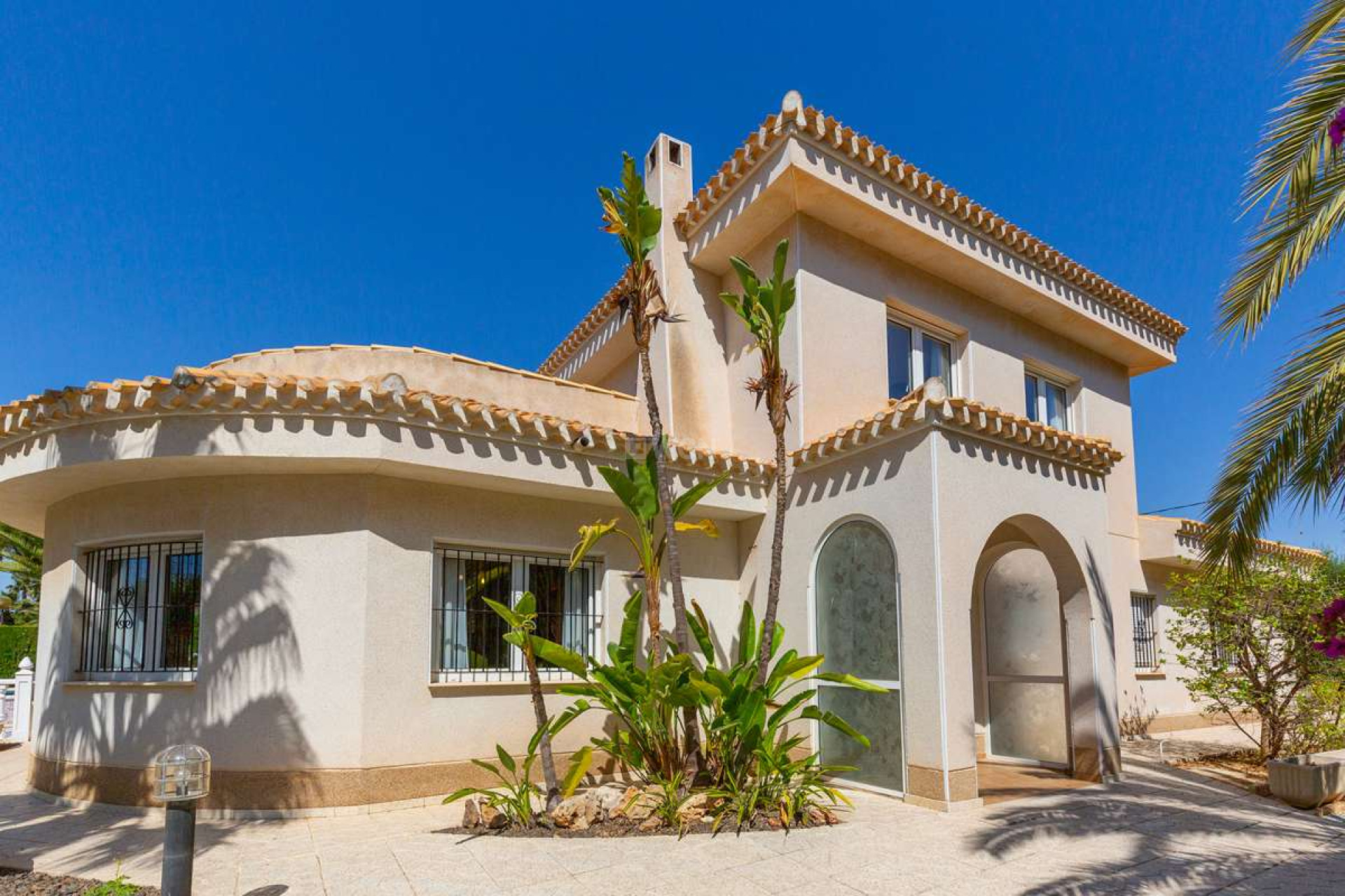 Resale - Villa - Cabo Roig - Costa Blanca