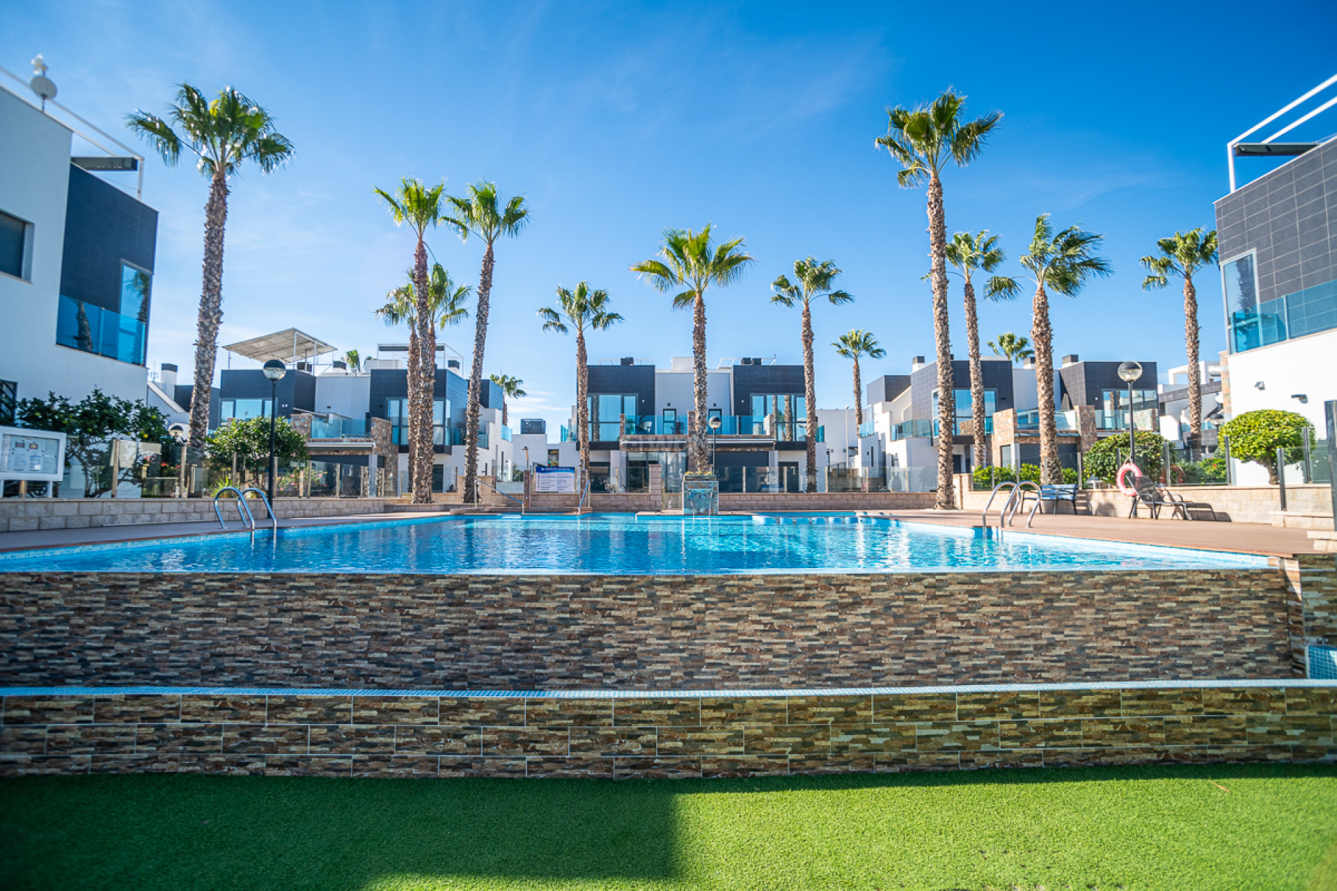 Resale - Villa - Cabo Roig - Costa Blanca