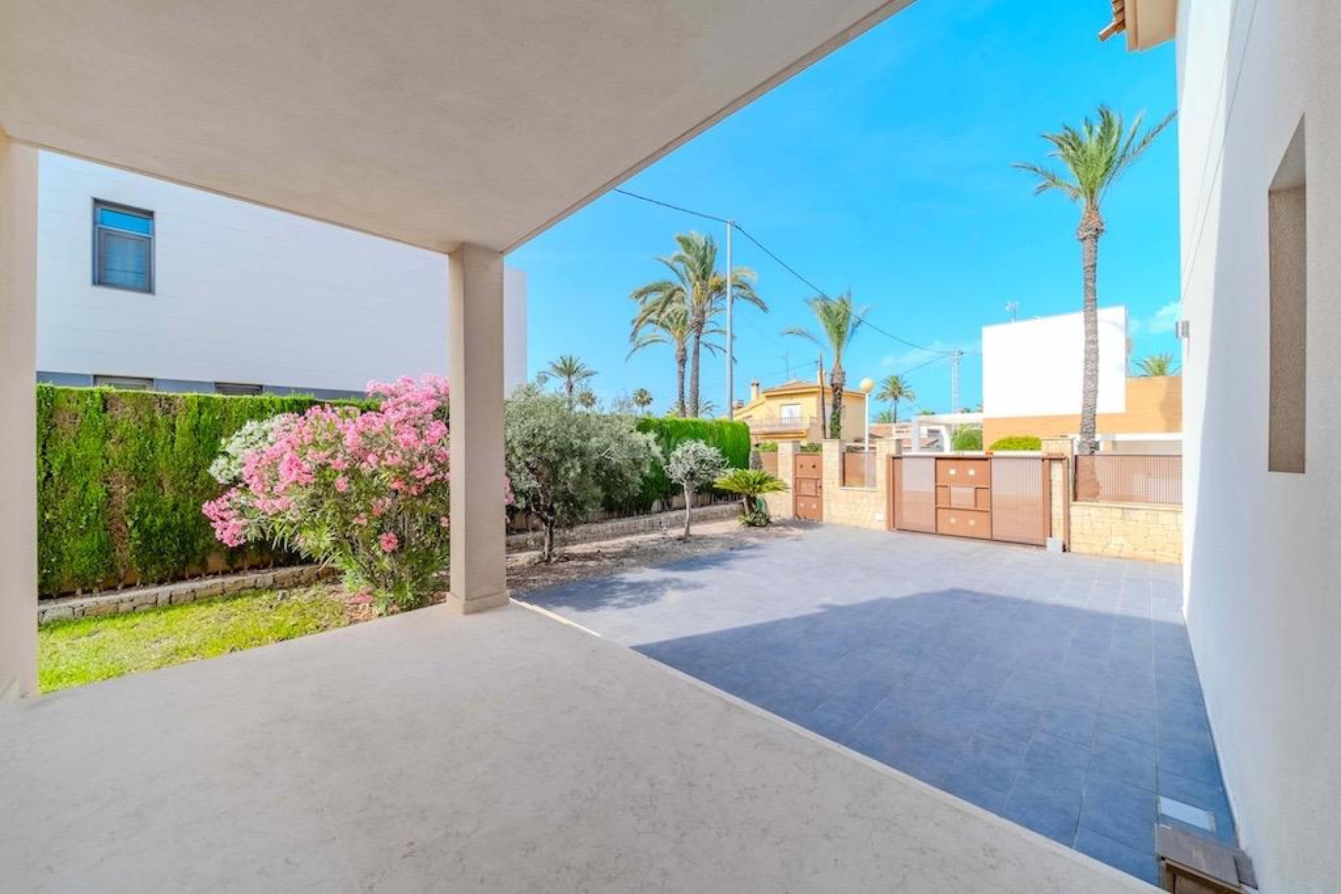 Resale - Villa - Cabo Roig - Costa Blanca