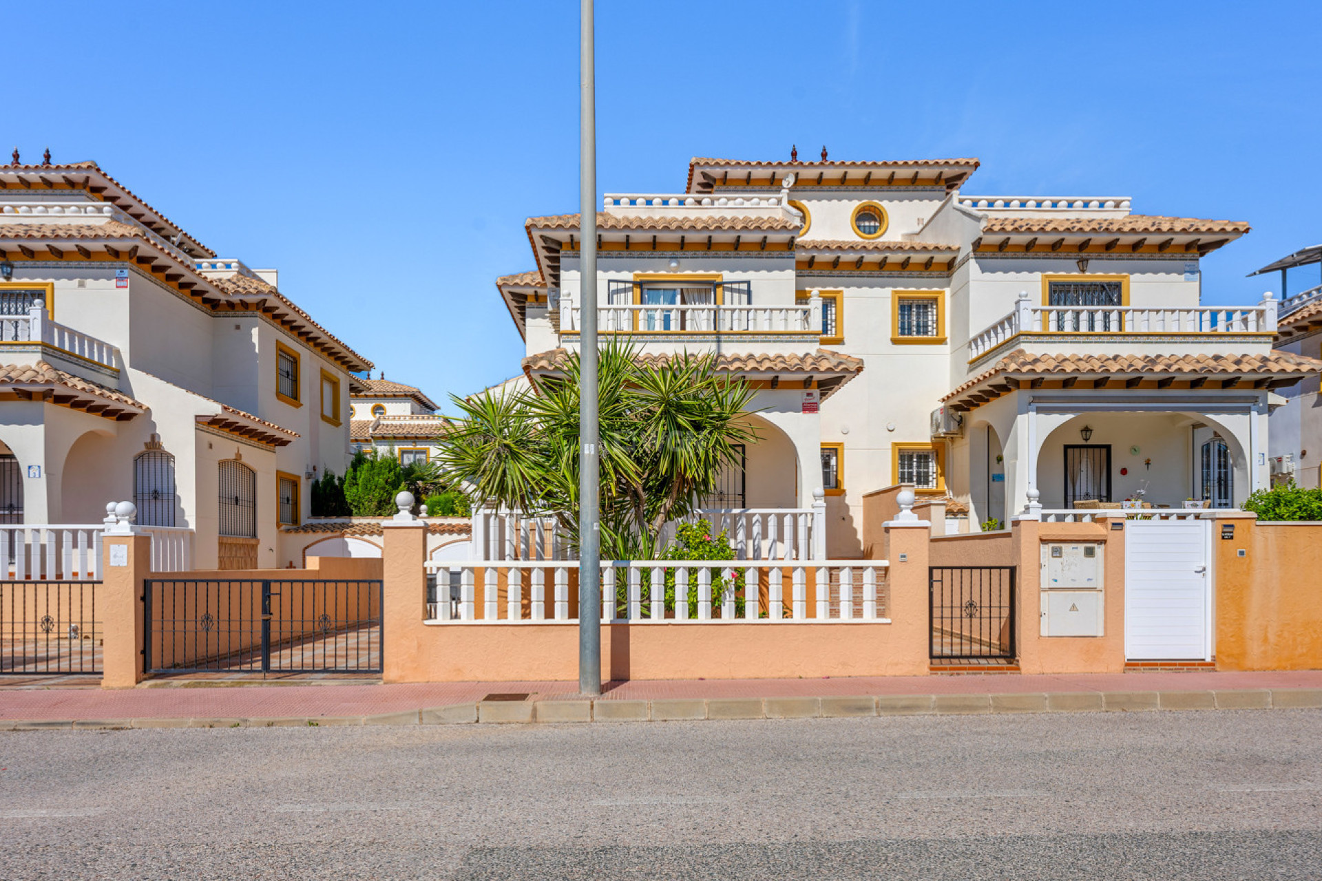 Resale - Villa - Cabo Roig - Costa Blanca