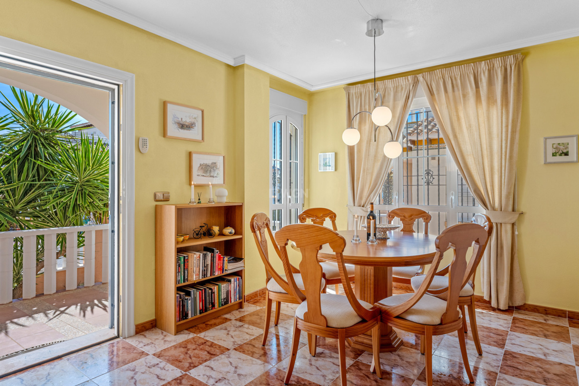 Resale - Villa - Cabo Roig - Costa Blanca