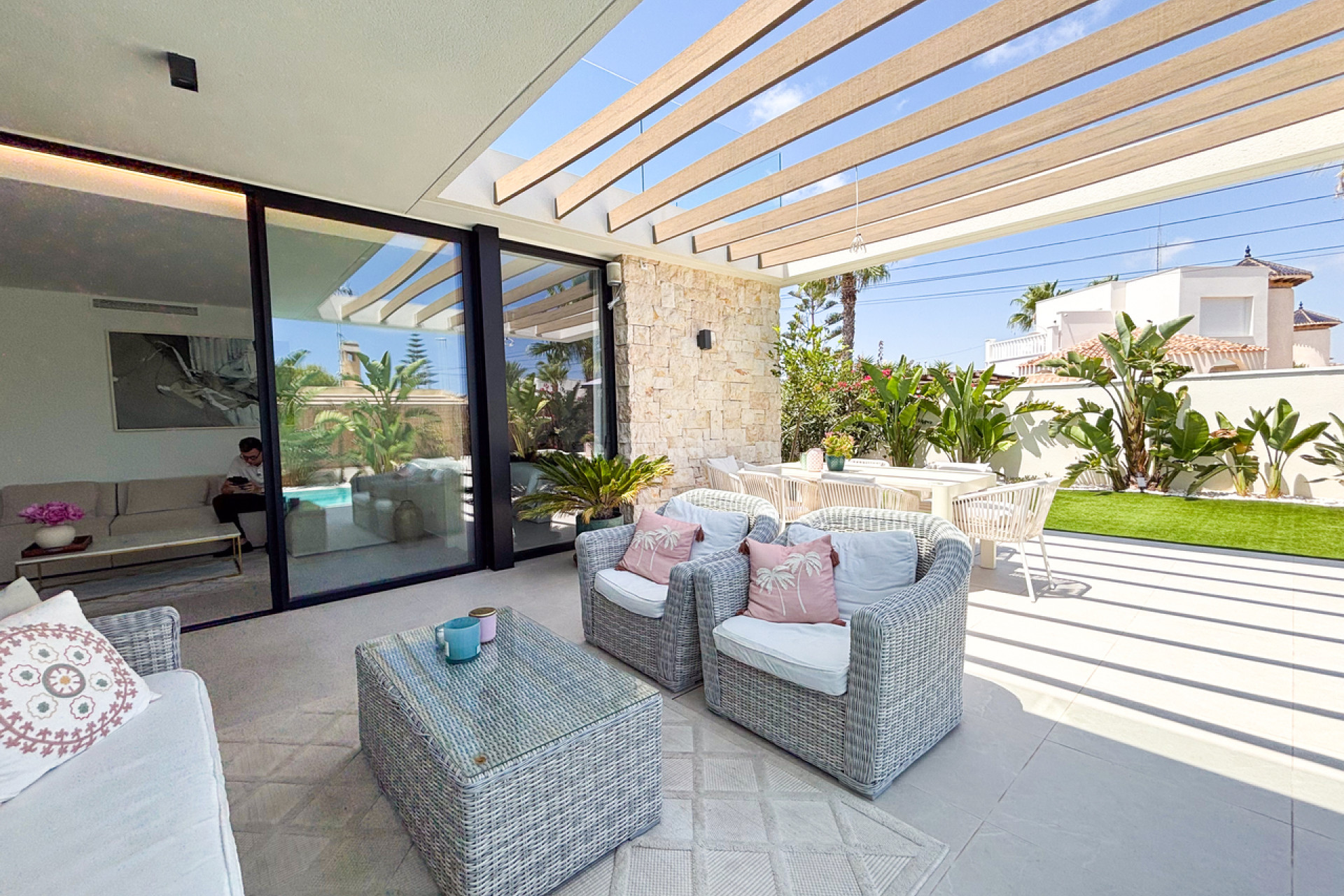 Resale - Villa - Cabo Roig - Costa Blanca