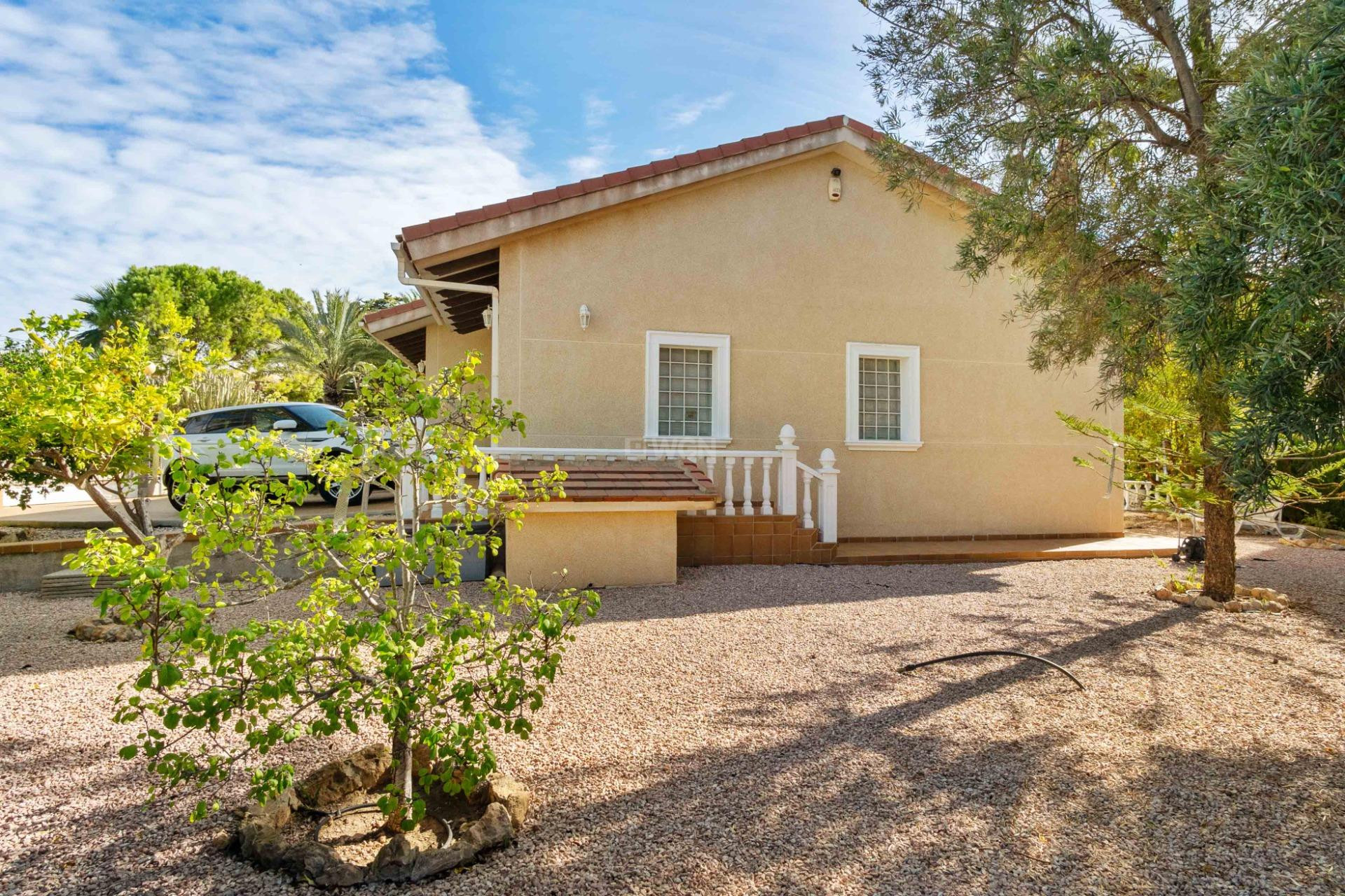 Resale - Villa - Cabo Roig - Muy Cerca De La Playa