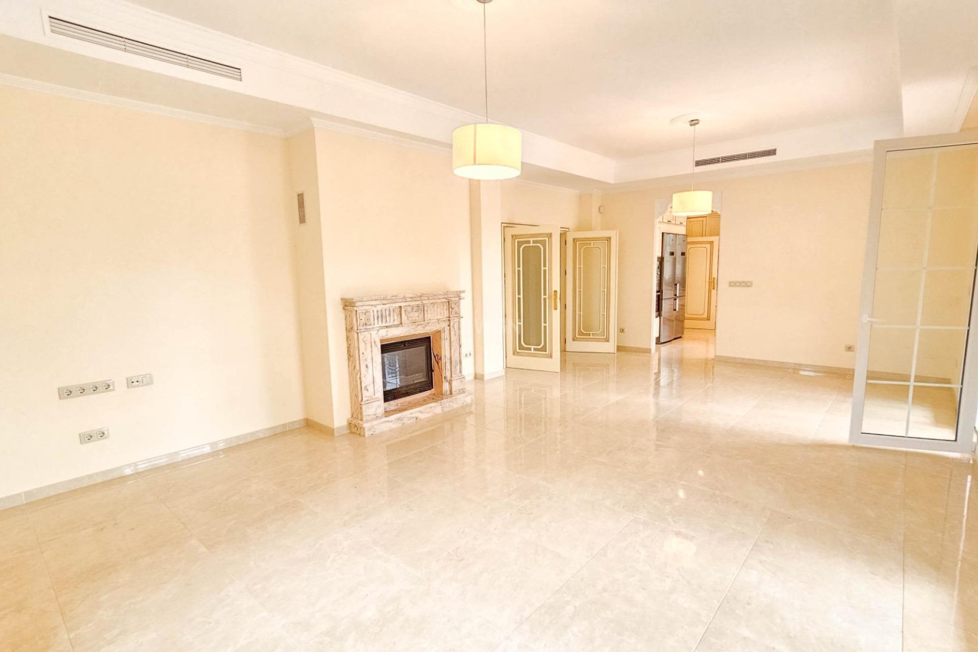 Resale - Villa - Cabo Roig