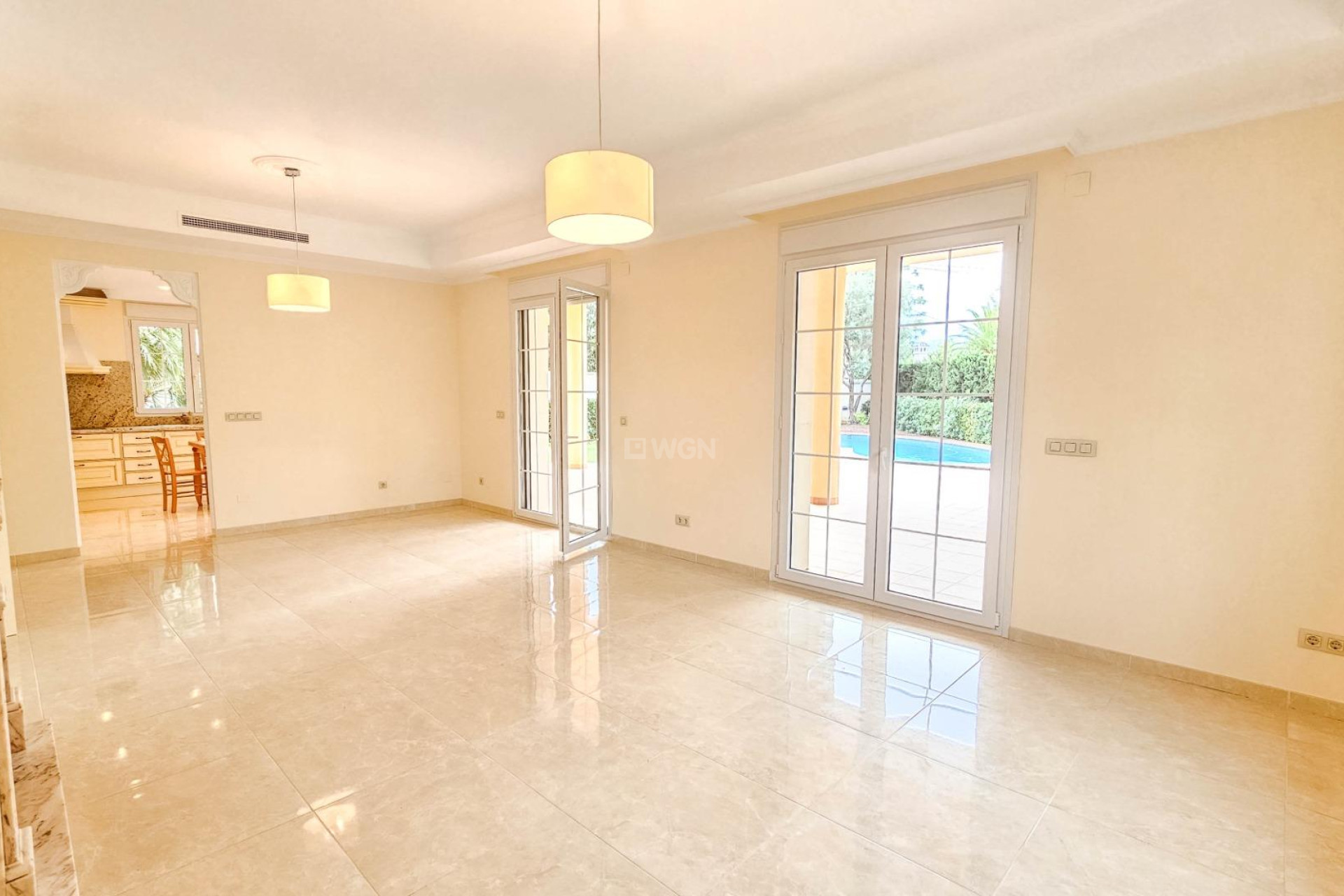 Resale - Villa - Cabo Roig