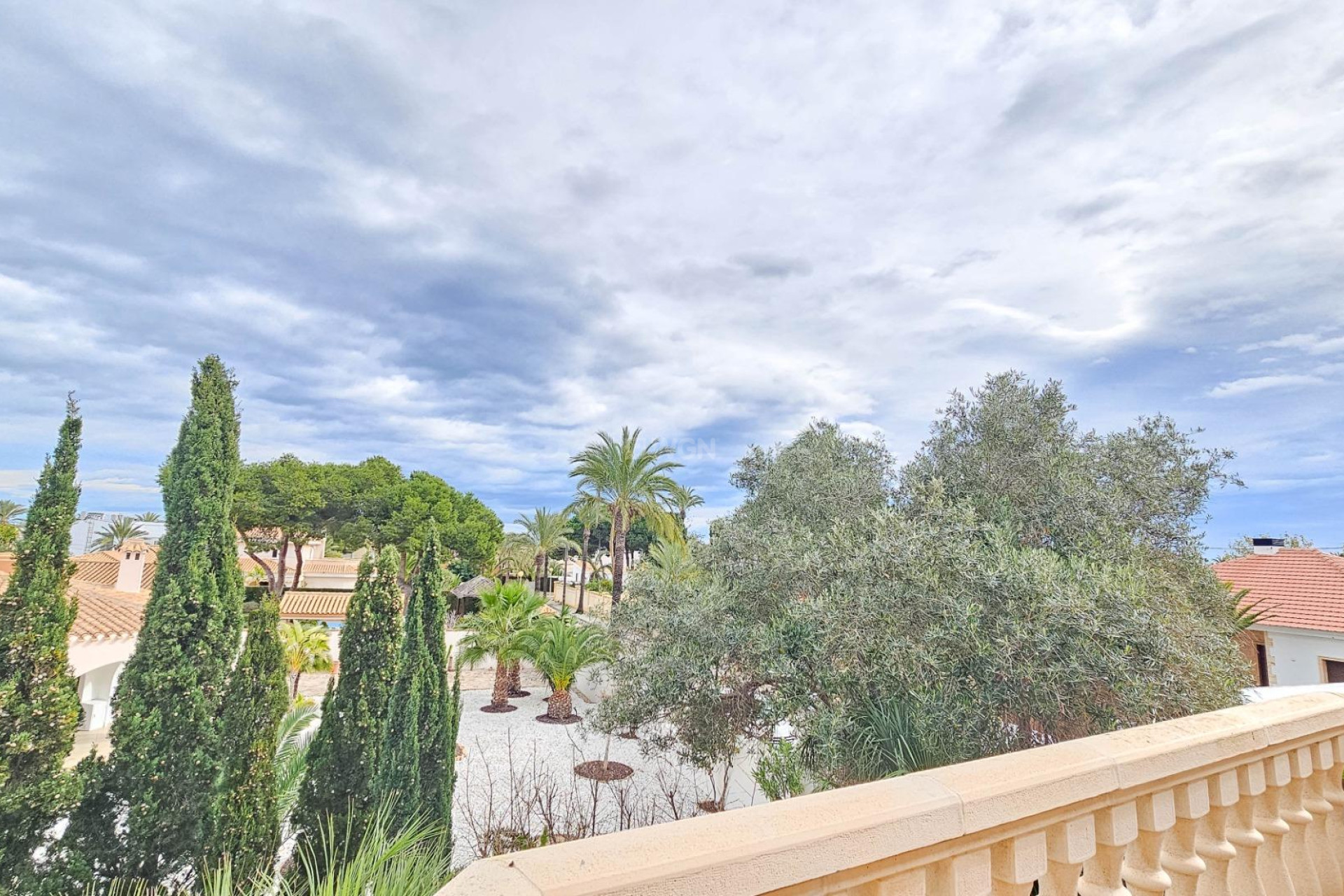 Resale - Villa - Cabo Roig
