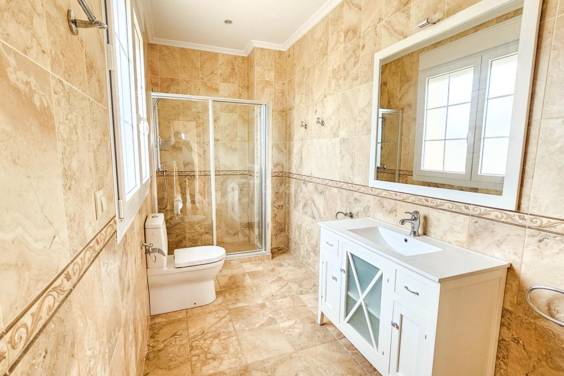 Resale - Villa - Cabo Roig