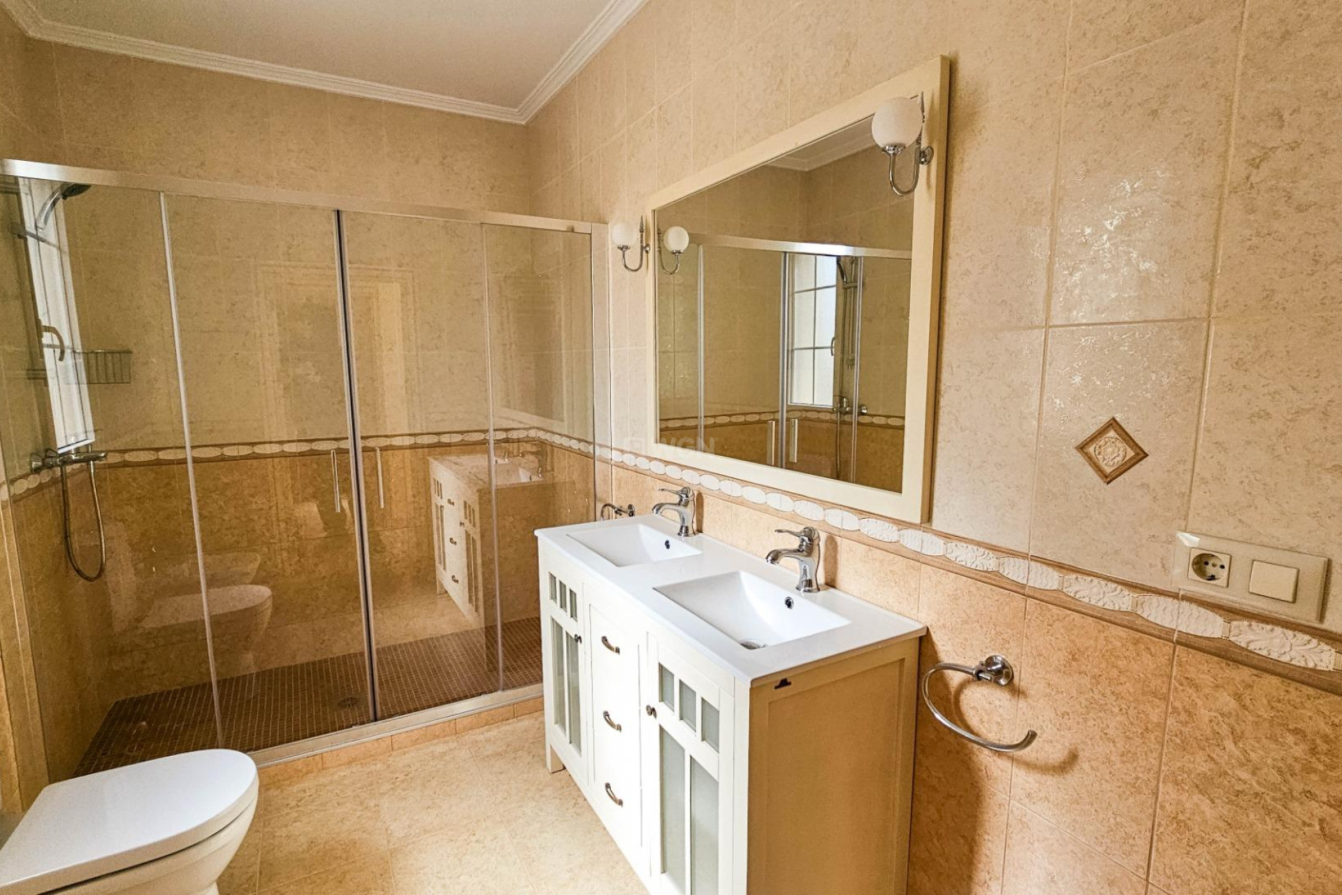 Resale - Villa - Cabo Roig