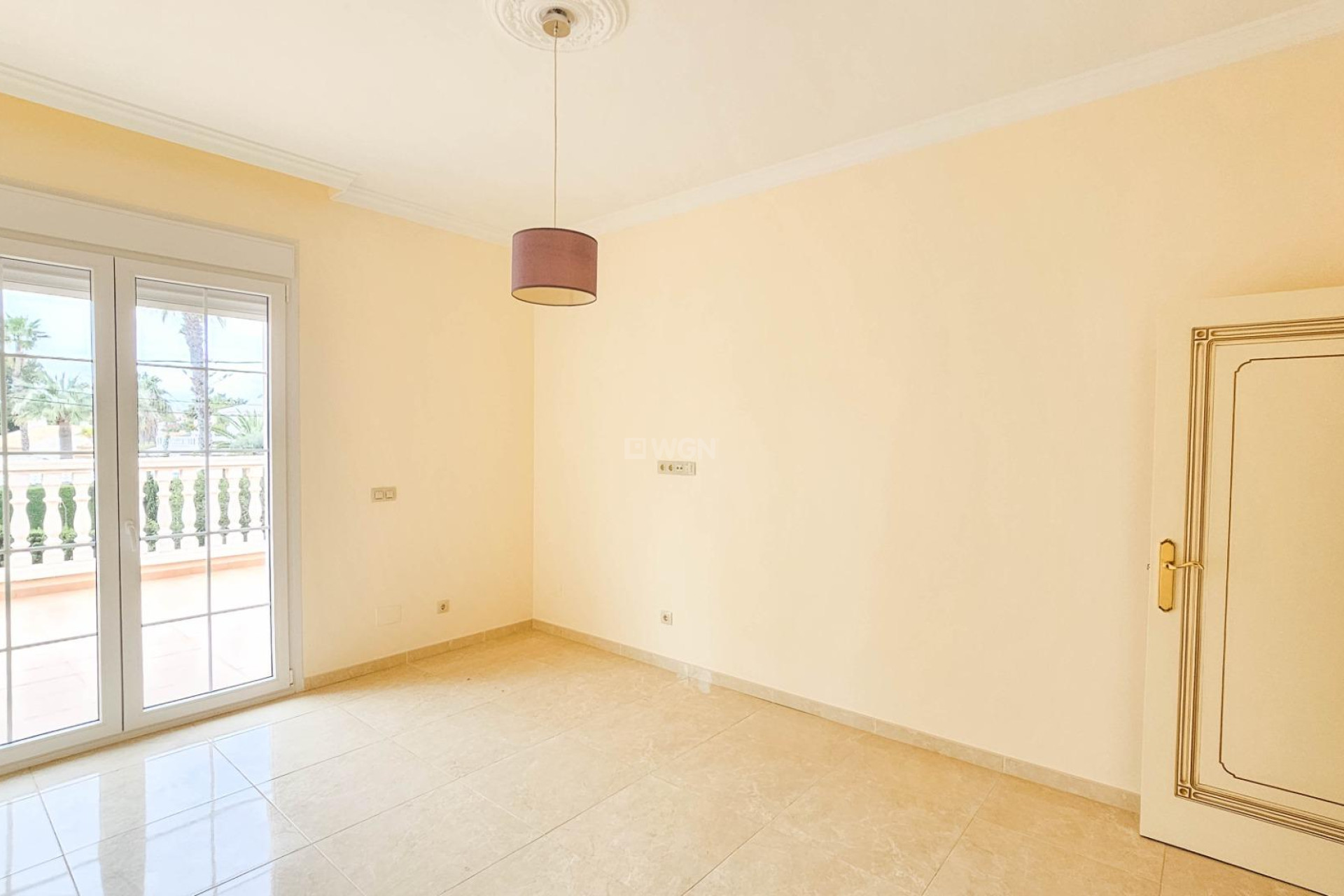 Resale - Villa - Cabo Roig