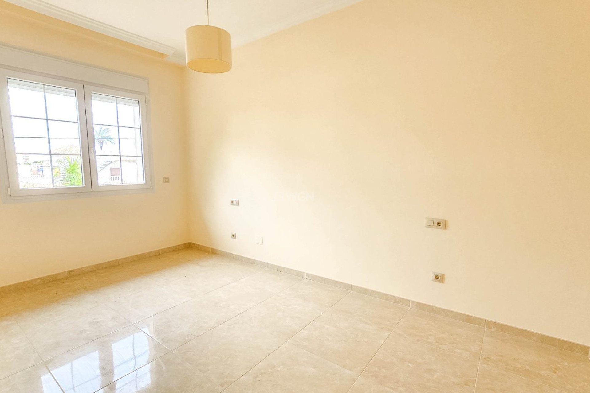 Resale - Villa - Cabo Roig